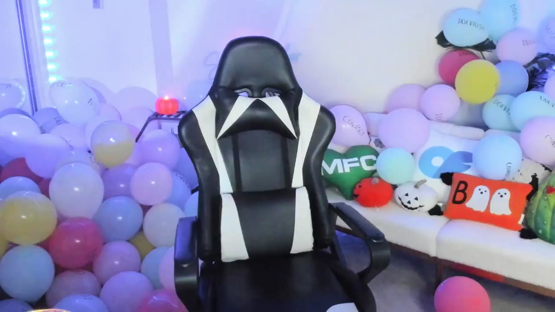 Gallery image thumbnail from SerenaBecker_'s myfreecams stream on, 10/19/2025, 04:51 image 9 of 20