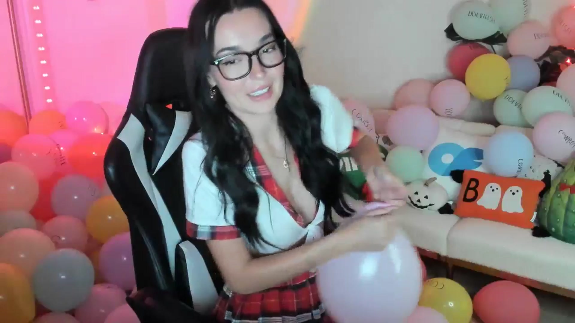 Gallery image thumbnail from SerenaBecker_'s myfreecams stream on, 10/21/2025, 06:02 image 4 of 20