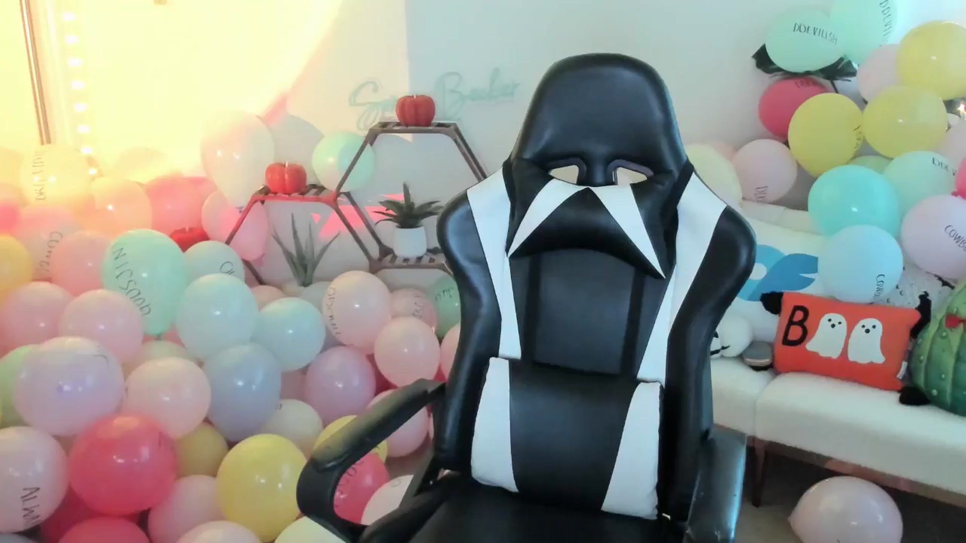 Gallery image thumbnail from SerenaBecker_'s myfreecams stream on, 10/23/2025, 24:58 image 16 of 20