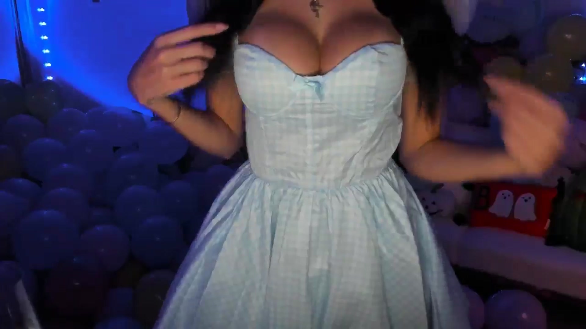 Gallery image thumbnail from SerenaBecker_'s myfreecams stream on, 10/24/2025, 04:03 image 6 of 20