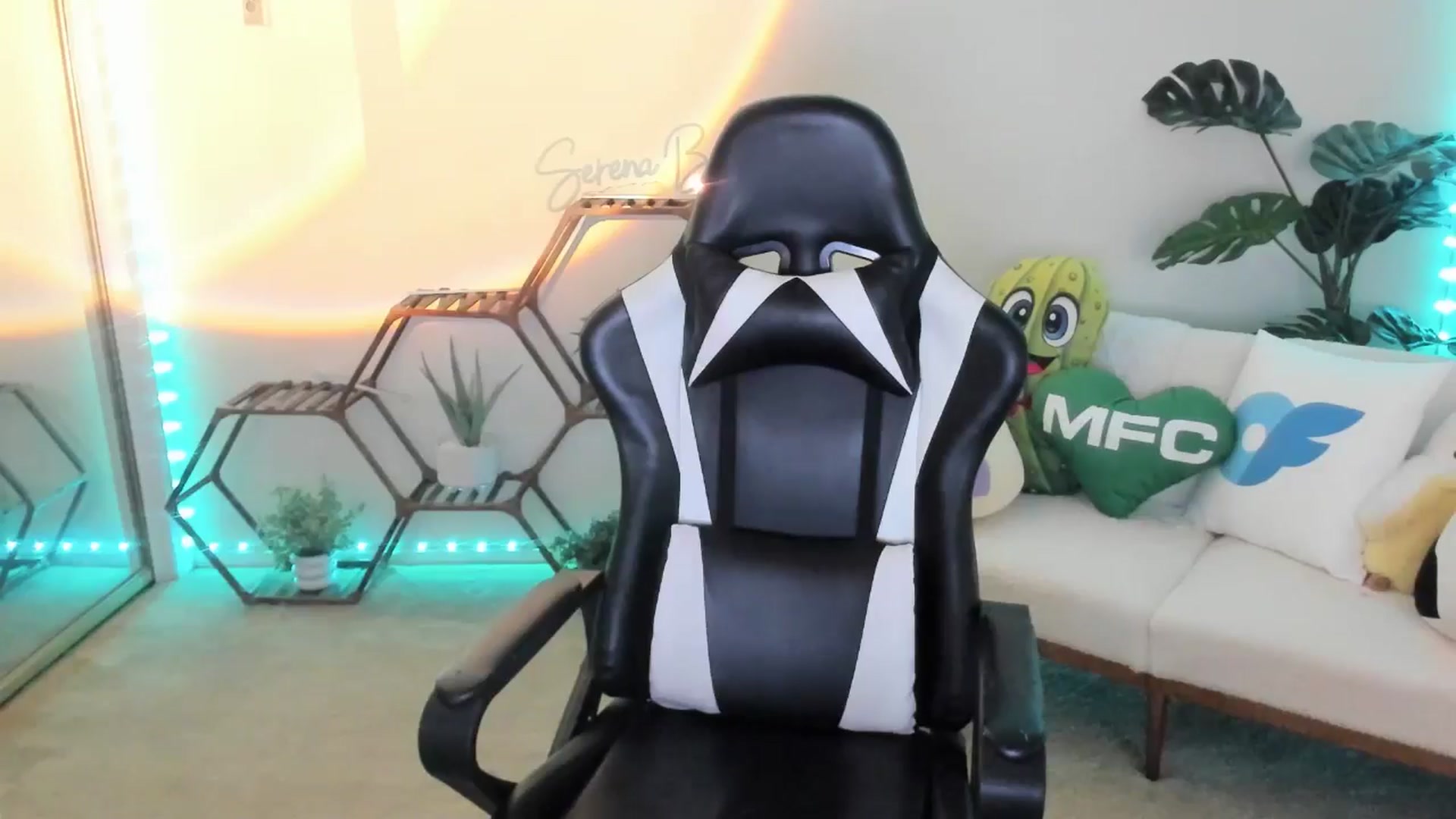 Gallery image thumbnail from SerenaBecker_'s myfreecams stream on, 11/04/2025, 05:17 image 9 of 20
