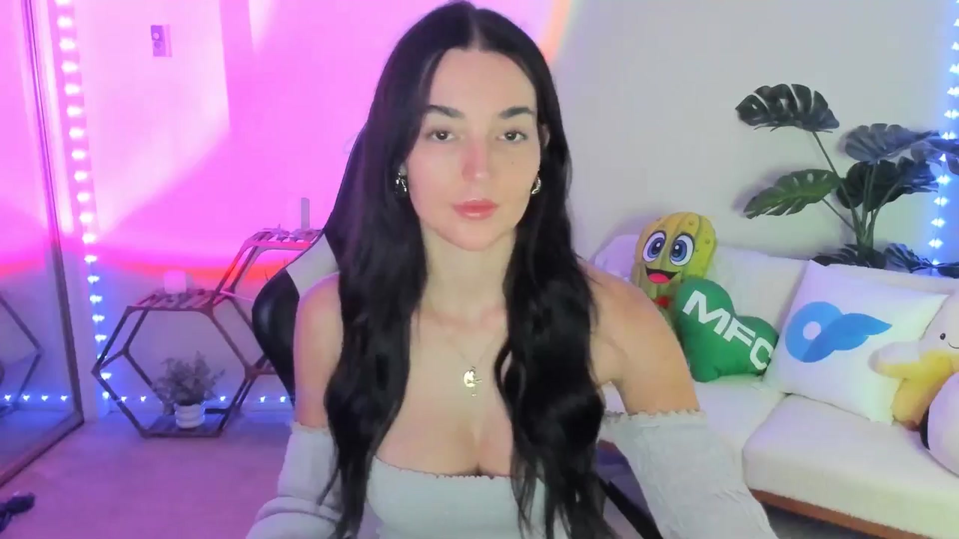 Gallery image thumbnail from SerenaBecker_'s myfreecams stream on, 11/06/2025, 07:37 image 3 of 20