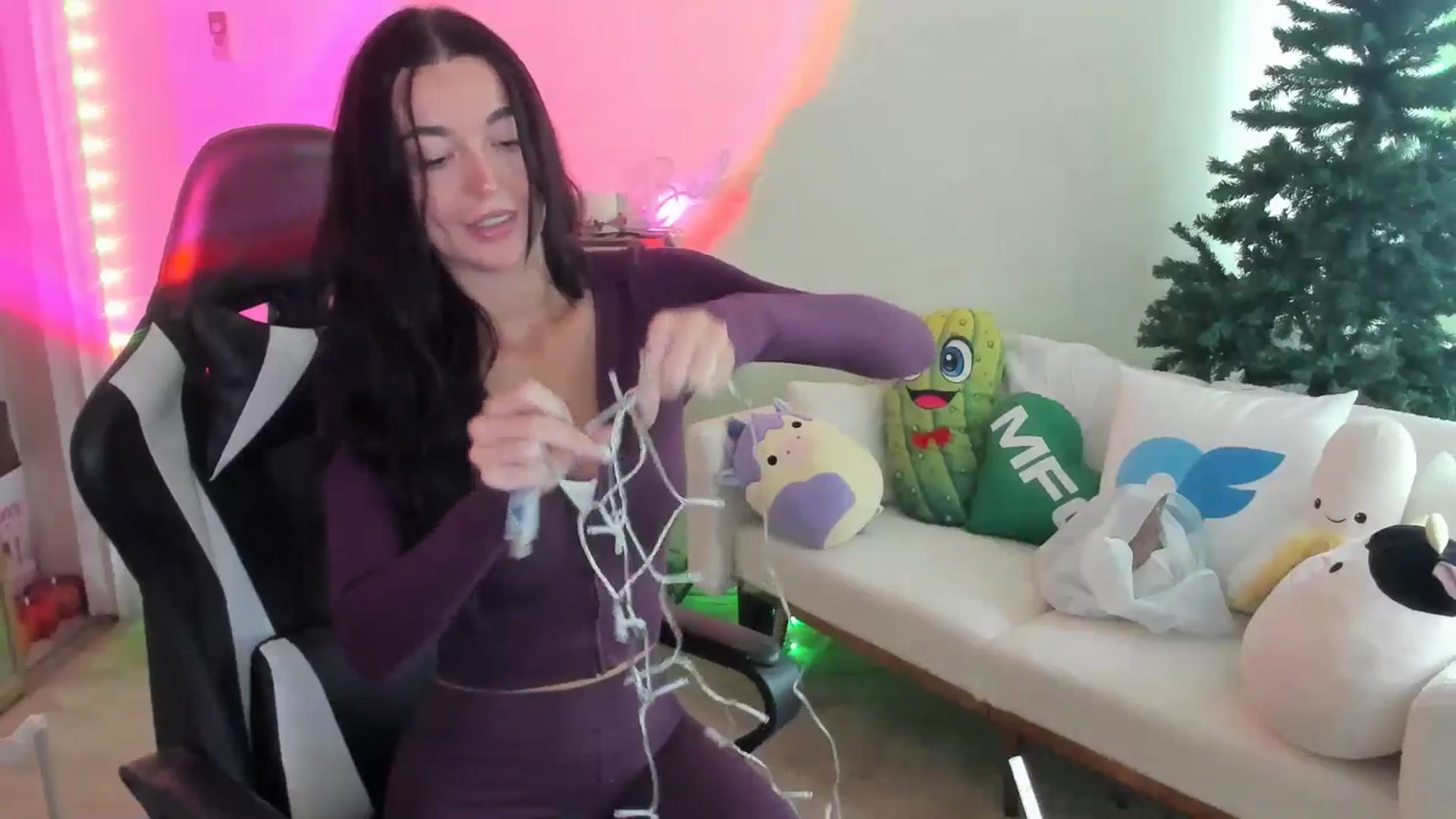 Gallery image thumbnail from SerenaBecker_'s myfreecams stream on, 11/16/2025, 20:15 image 14 of 20