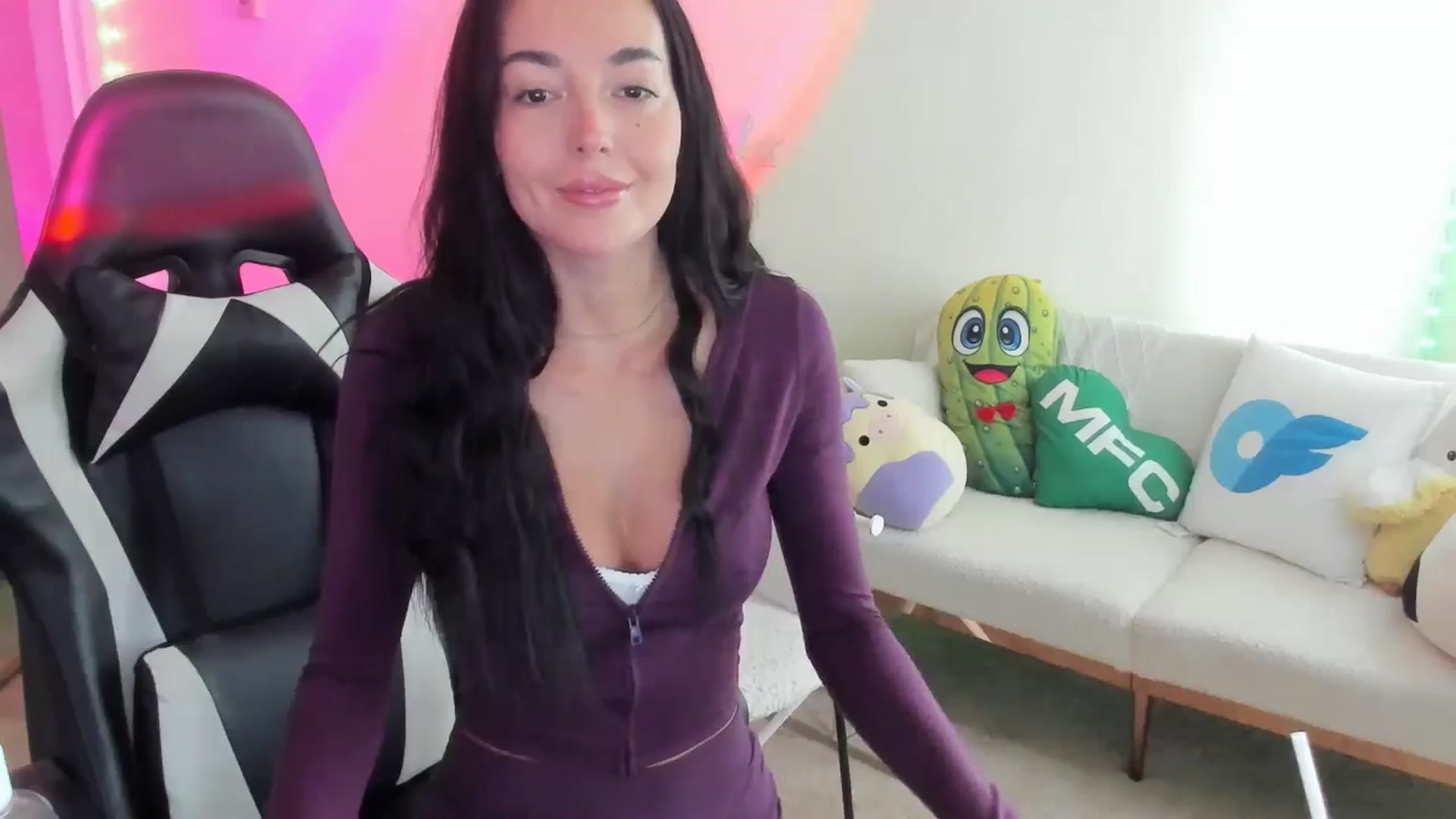 Gallery image thumbnail from SerenaBecker_'s myfreecams stream on, 11/16/2025, 20:15 image 3 of 20