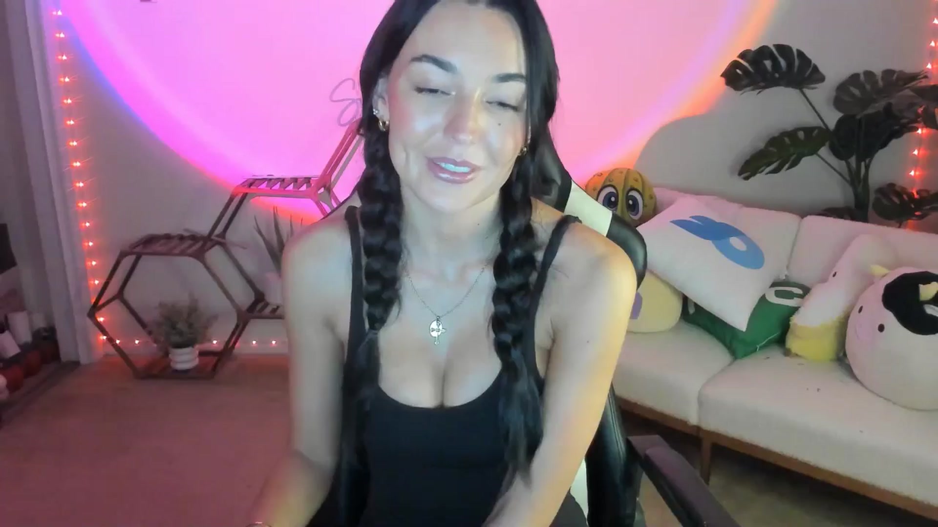 Gallery image thumbnail from SerenaBecker_'s myfreecams stream on, 01/06/2026, 06:11 image 6 of 20