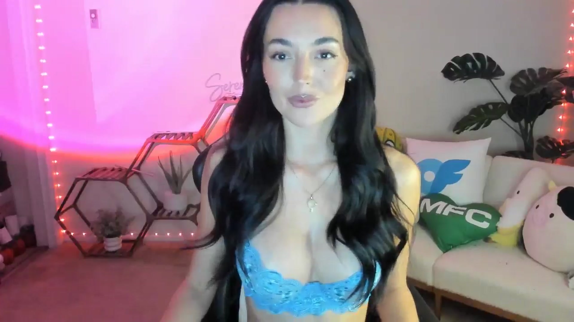 Gallery image thumbnail from SerenaBecker_'s myfreecams stream on, 01/08/2026, 04:49 image 11 of 20