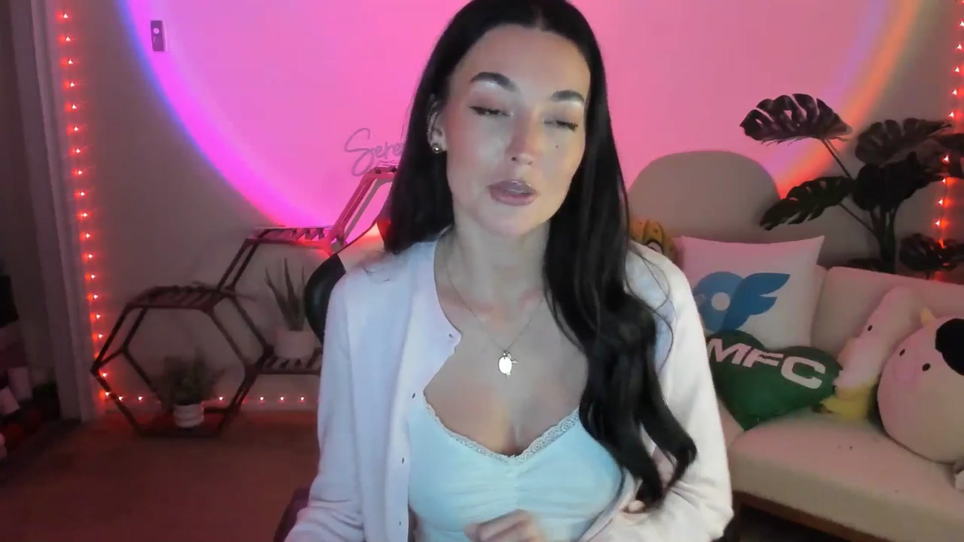 Gallery image thumbnail from SerenaBecker_'s myfreecams stream on, 01/08/2026, 04:49 image 8 of 20