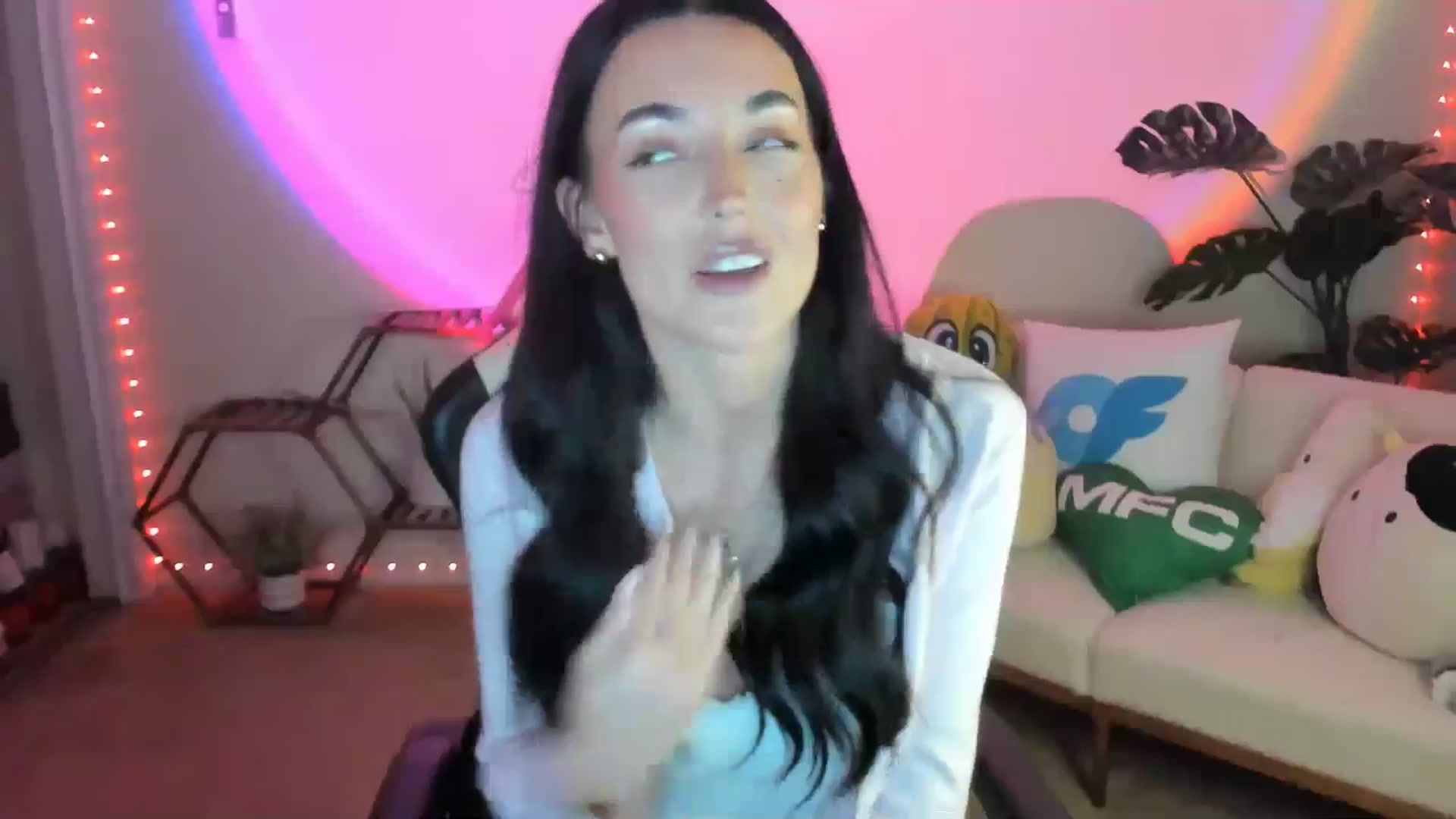 Gallery image thumbnail from SerenaBecker_'s myfreecams stream on, 01/08/2026, 04:49 image 7 of 20