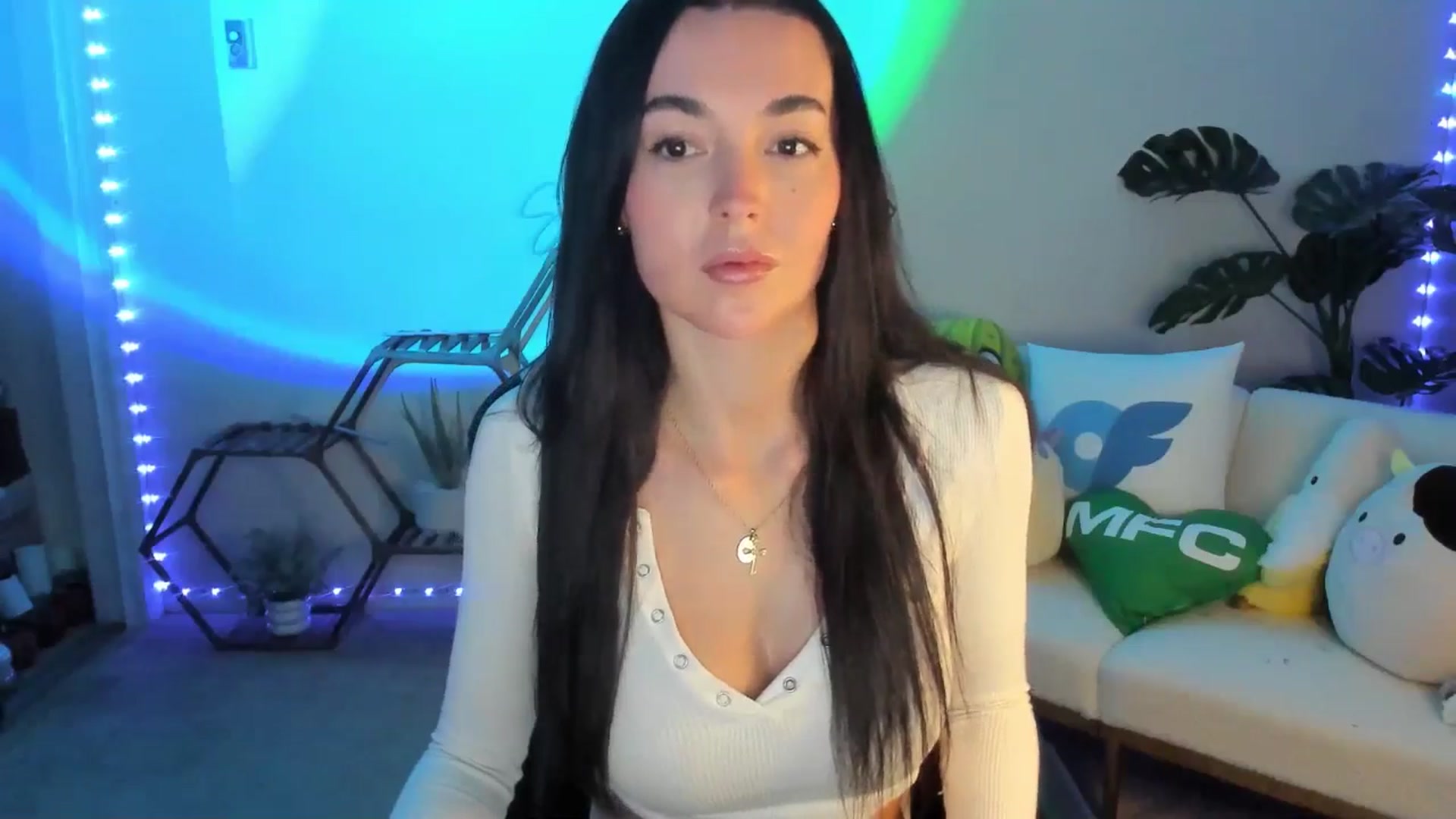 Gallery image thumbnail from SerenaBecker_'s myfreecams stream on, 01/10/2026, 04:13 image 17 of 20