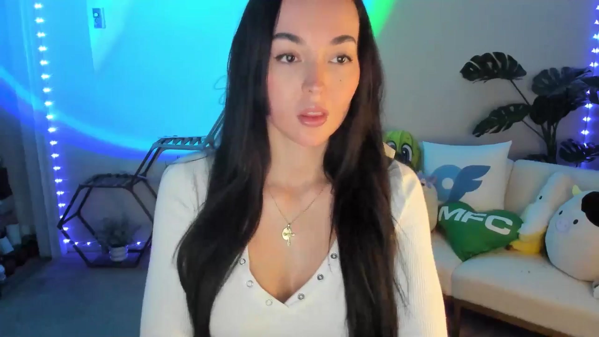 Gallery image thumbnail from SerenaBecker_'s myfreecams stream on, 01/10/2026, 04:13 image 16 of 20