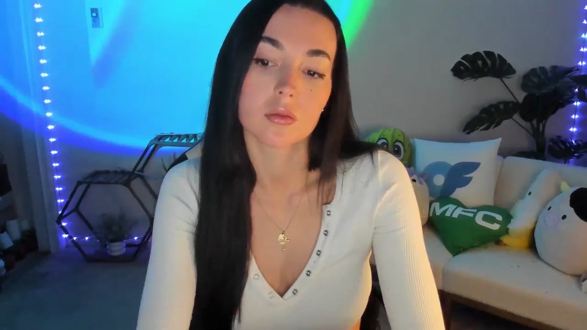 Gallery image thumbnail from SerenaBecker_'s myfreecams stream on, 01/10/2026, 04:13 image 14 of 20