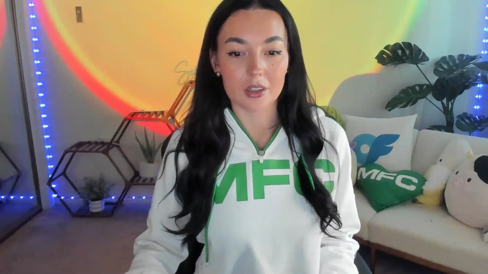 Gallery image thumbnail from SerenaBecker_'s myfreecams stream on, 01/12/2026, 01:30 image 4 of 20