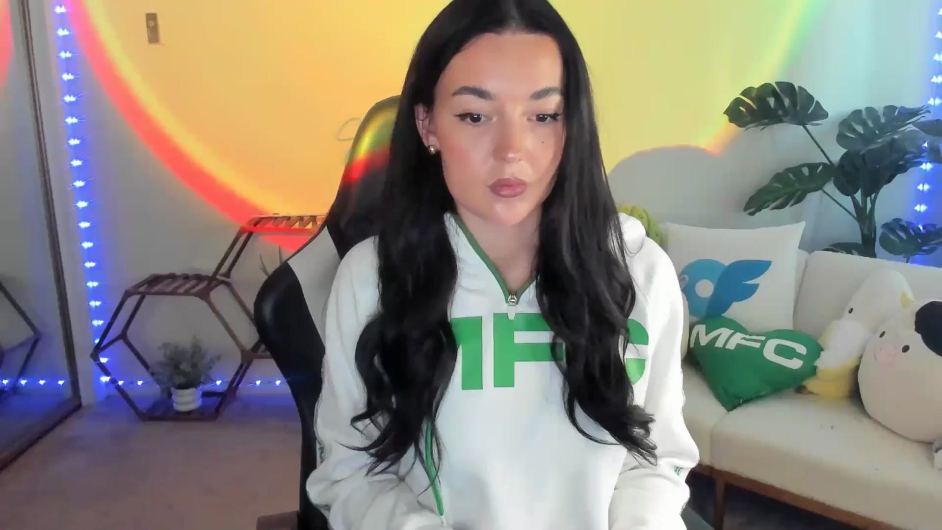 Gallery image thumbnail from SerenaBecker_'s myfreecams stream on, 01/12/2026, 01:30 image 1 of 20