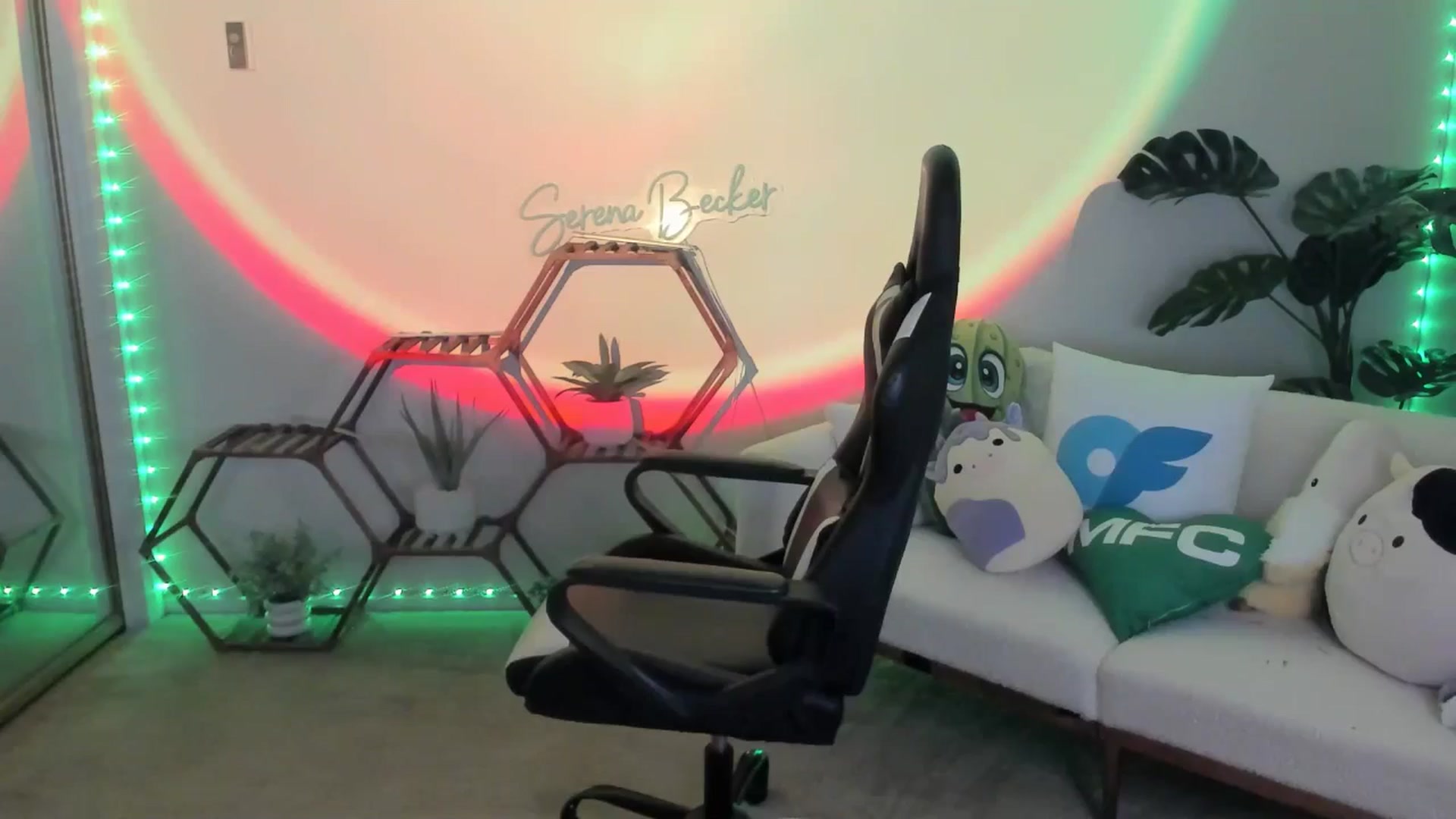 Gallery image thumbnail from SerenaBecker_'s myfreecams stream on, 01/12/2026, 06:25 image 20 of 20