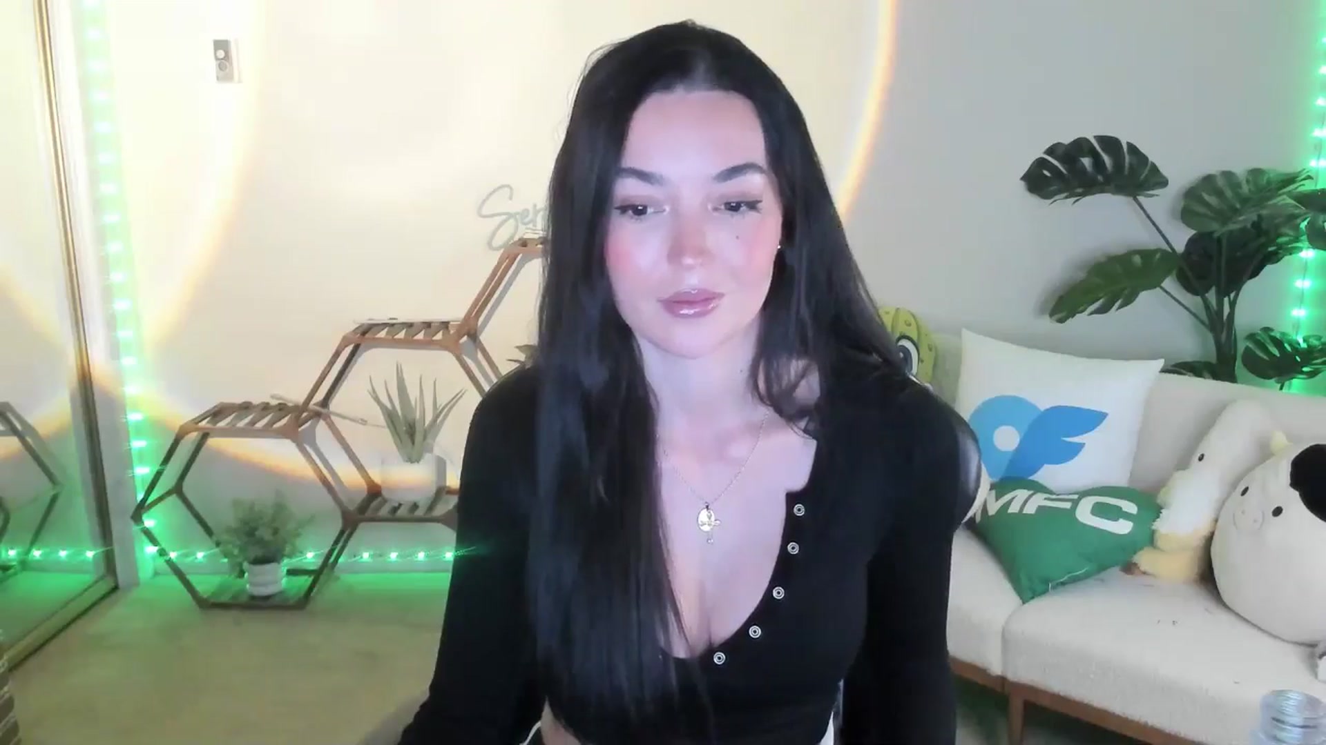 Gallery image thumbnail from SerenaBecker_'s myfreecams stream on, 01/13/2026, 06:05 image 6 of 20