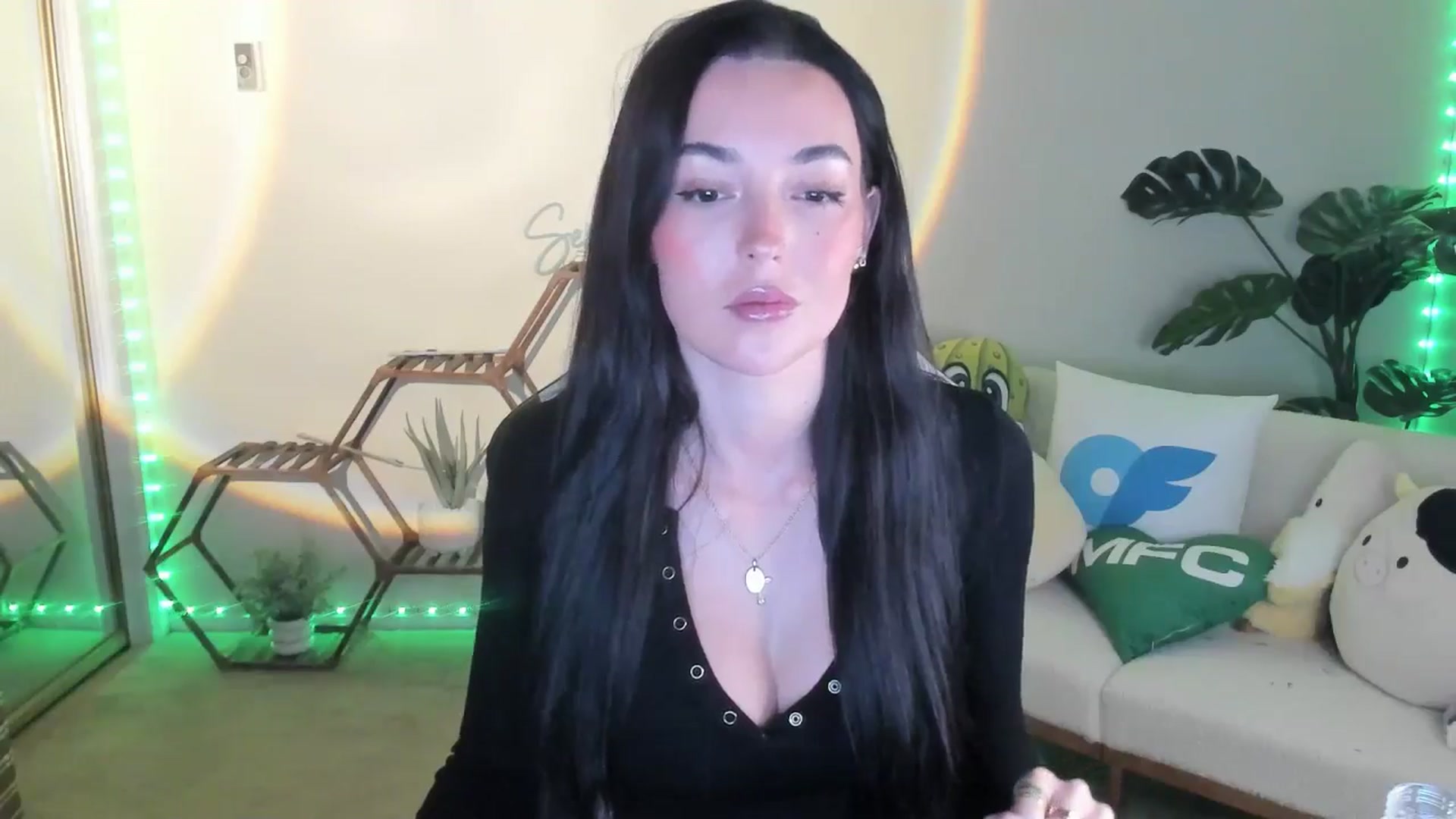 Gallery image thumbnail from SerenaBecker_'s myfreecams stream on, 01/13/2026, 06:05 image 2 of 20