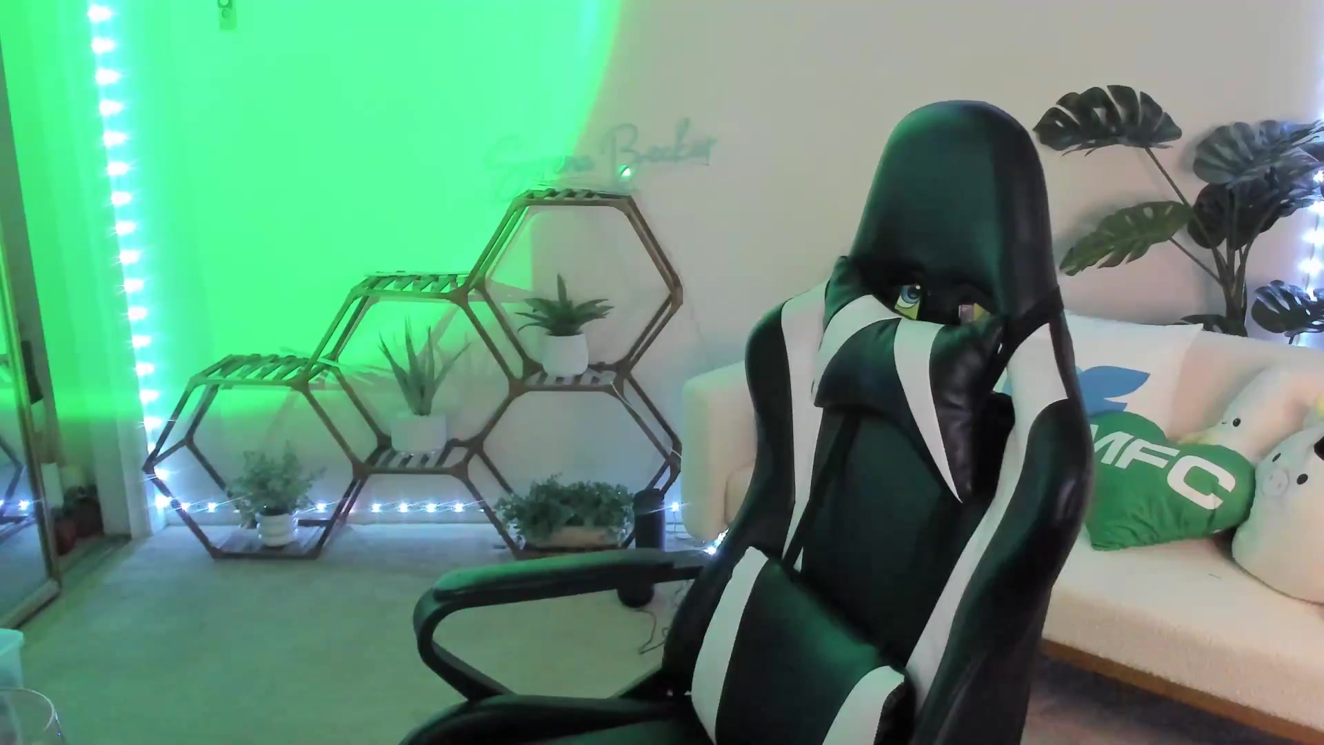Gallery image thumbnail from SerenaBecker_'s myfreecams stream on, 01/23/2026, 06:10 image 9 of 20