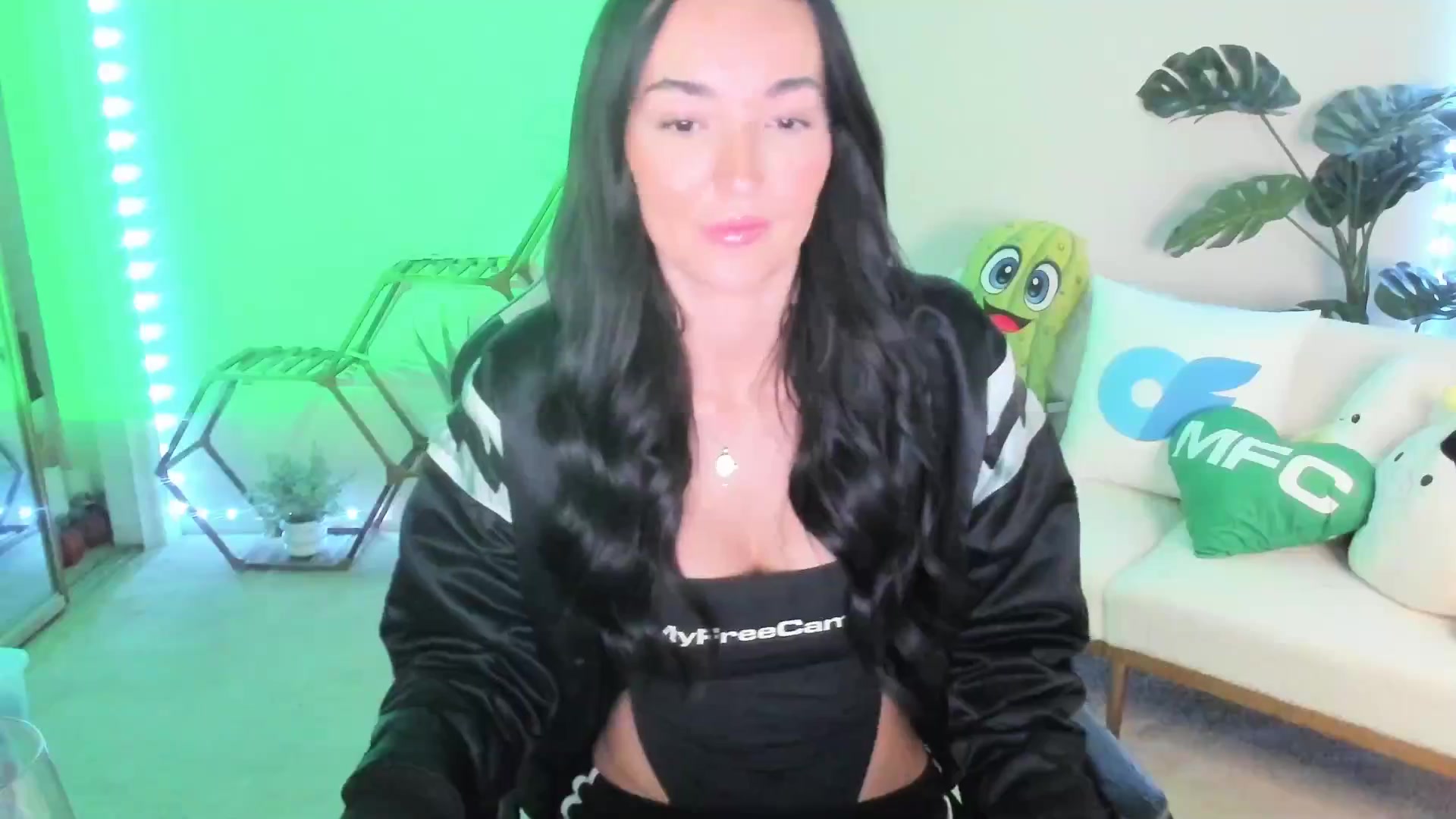 Gallery image thumbnail from SerenaBecker_'s myfreecams stream on, 01/23/2026, 06:10 image 7 of 20