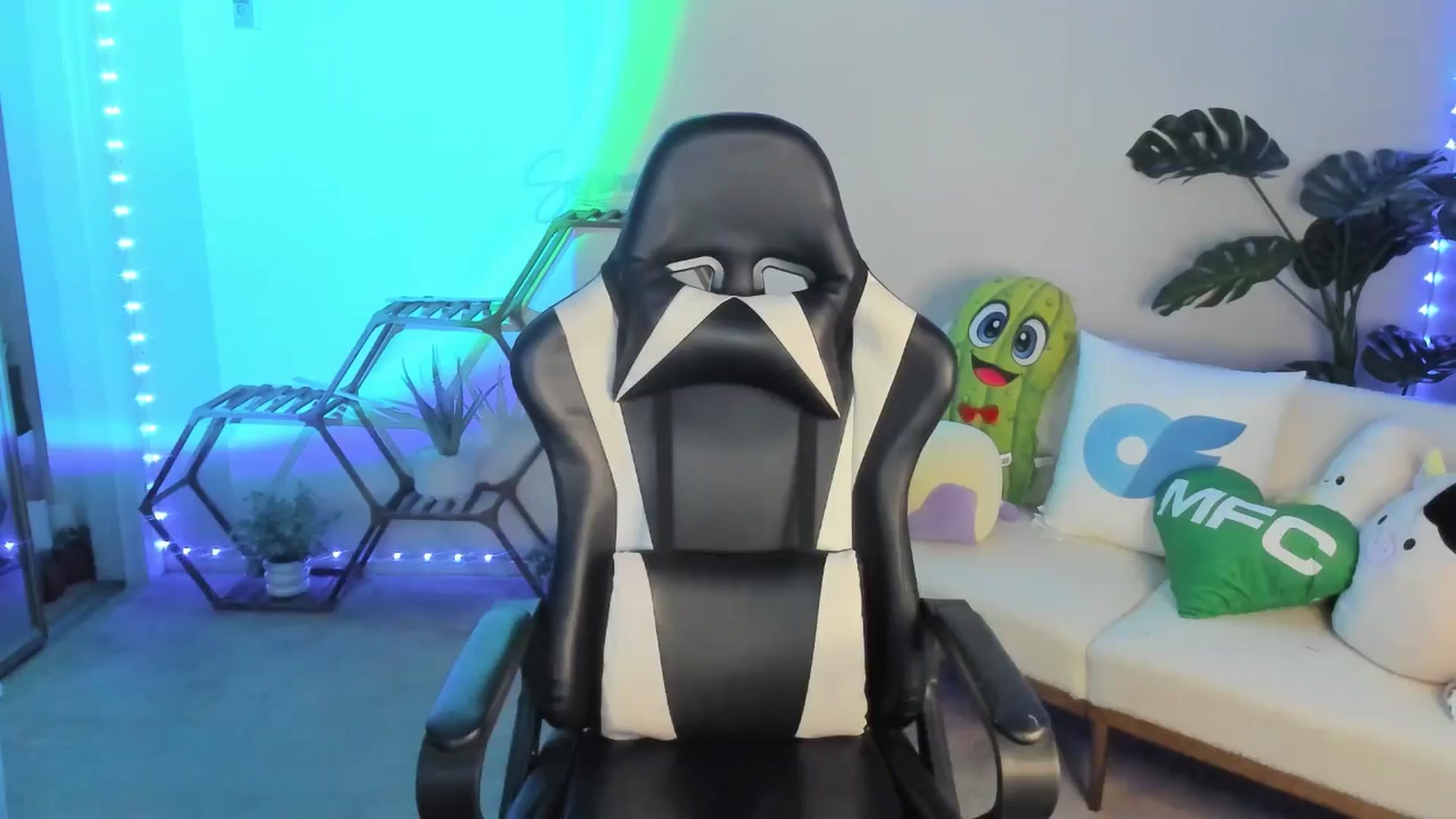 Gallery image thumbnail from SerenaBecker_'s myfreecams stream on, 01/26/2026, 04:52 image 9 of 20