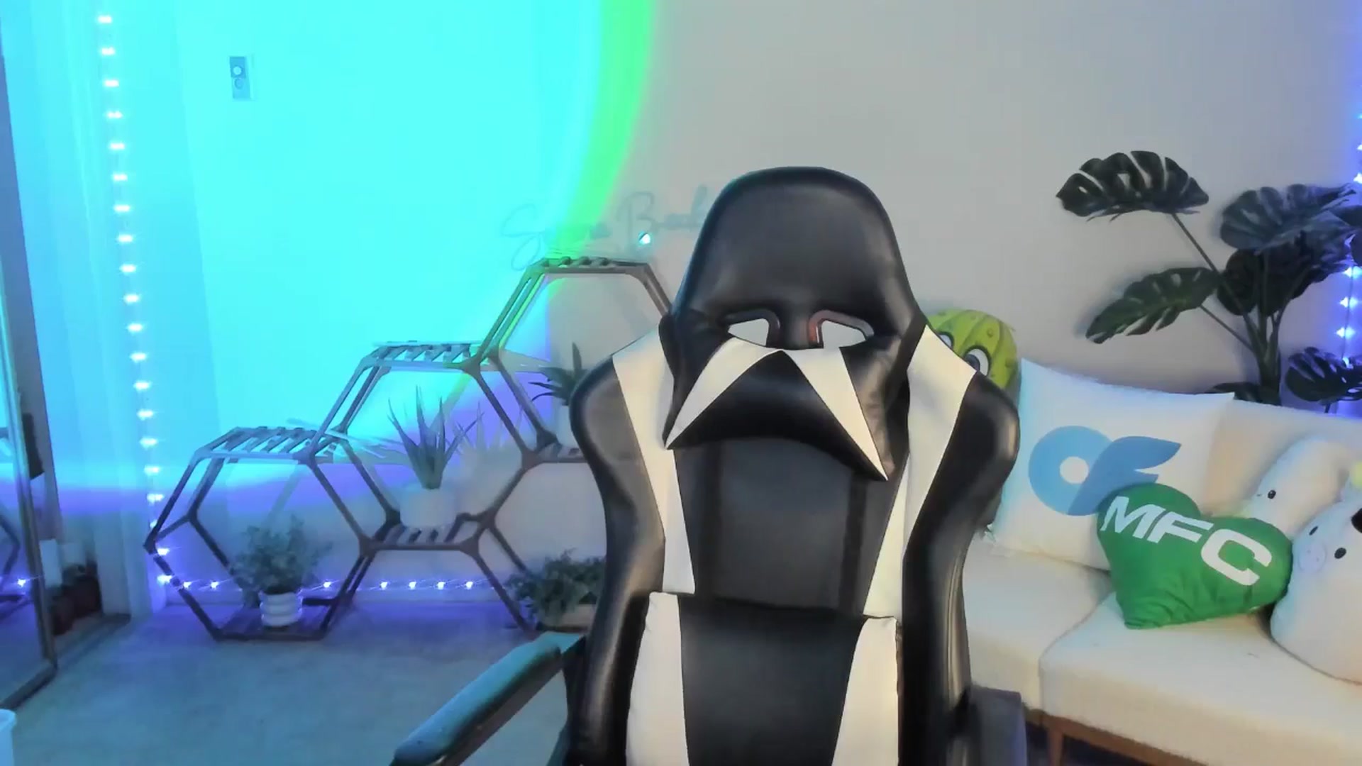 Gallery image thumbnail from SerenaBecker_'s myfreecams stream on, 01/26/2026, 04:52 image 15 of 20