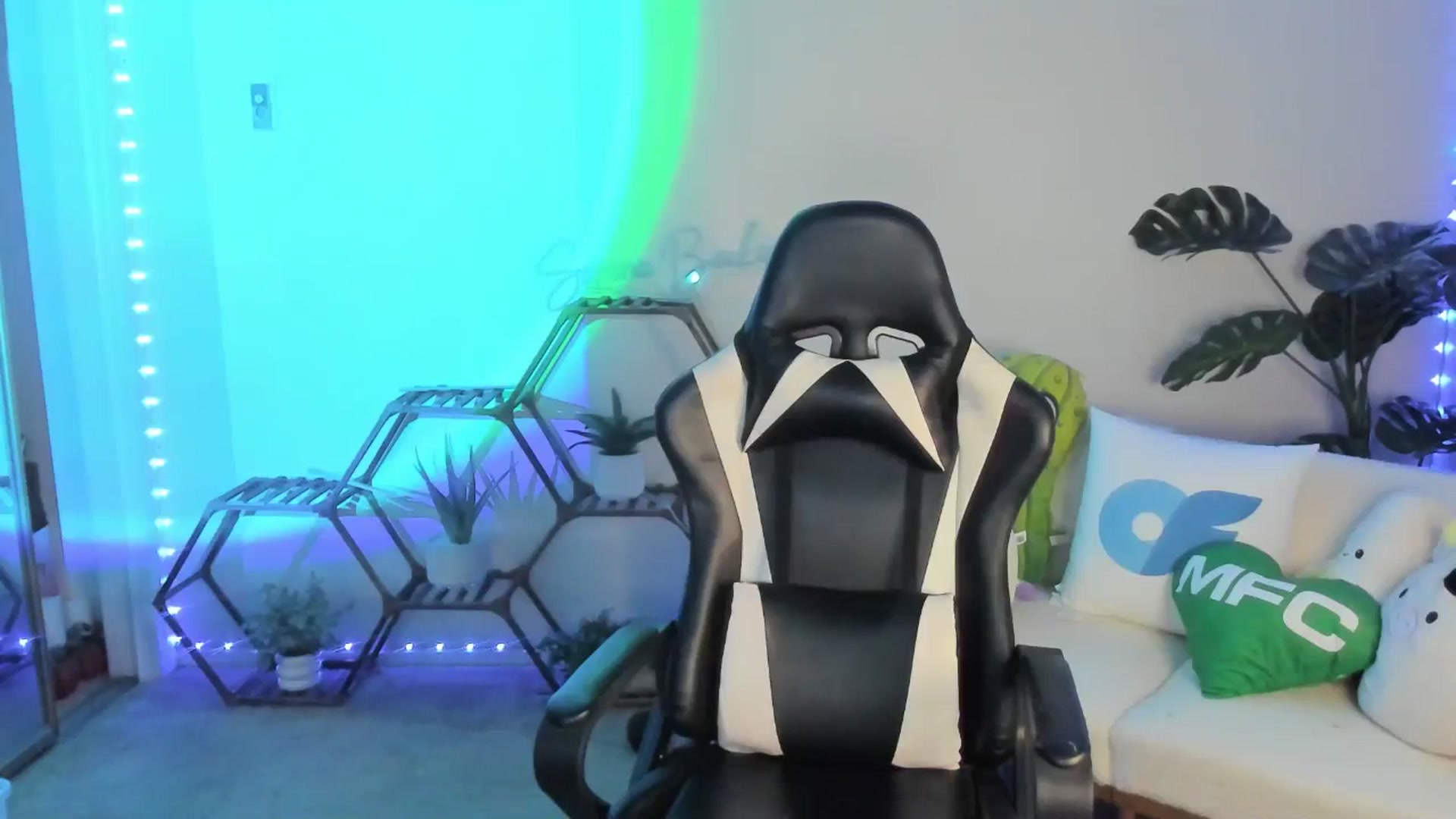 Gallery image thumbnail from SerenaBecker_'s myfreecams stream on, 01/26/2026, 06:44 image 8 of 20