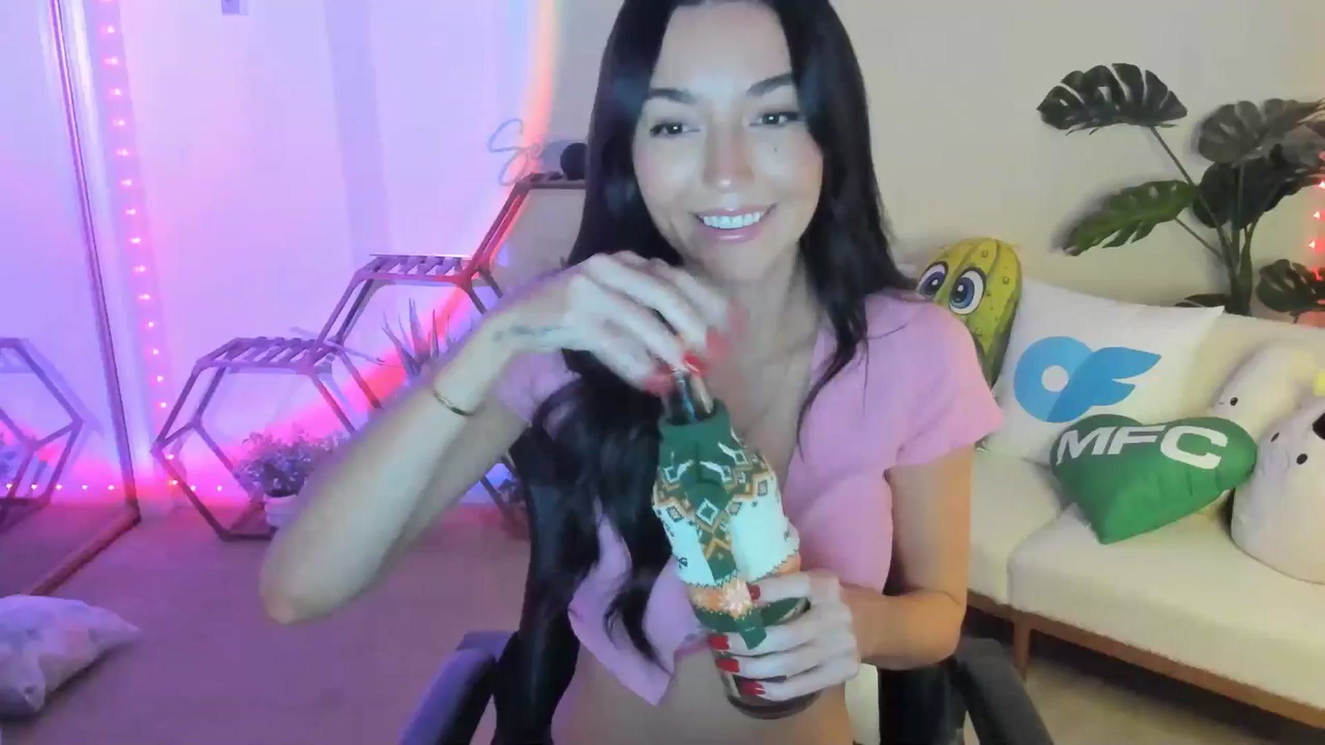 Gallery image thumbnail from SerenaBecker_'s myfreecams stream on, 02/11/2026, 02:21 image 1 of 20