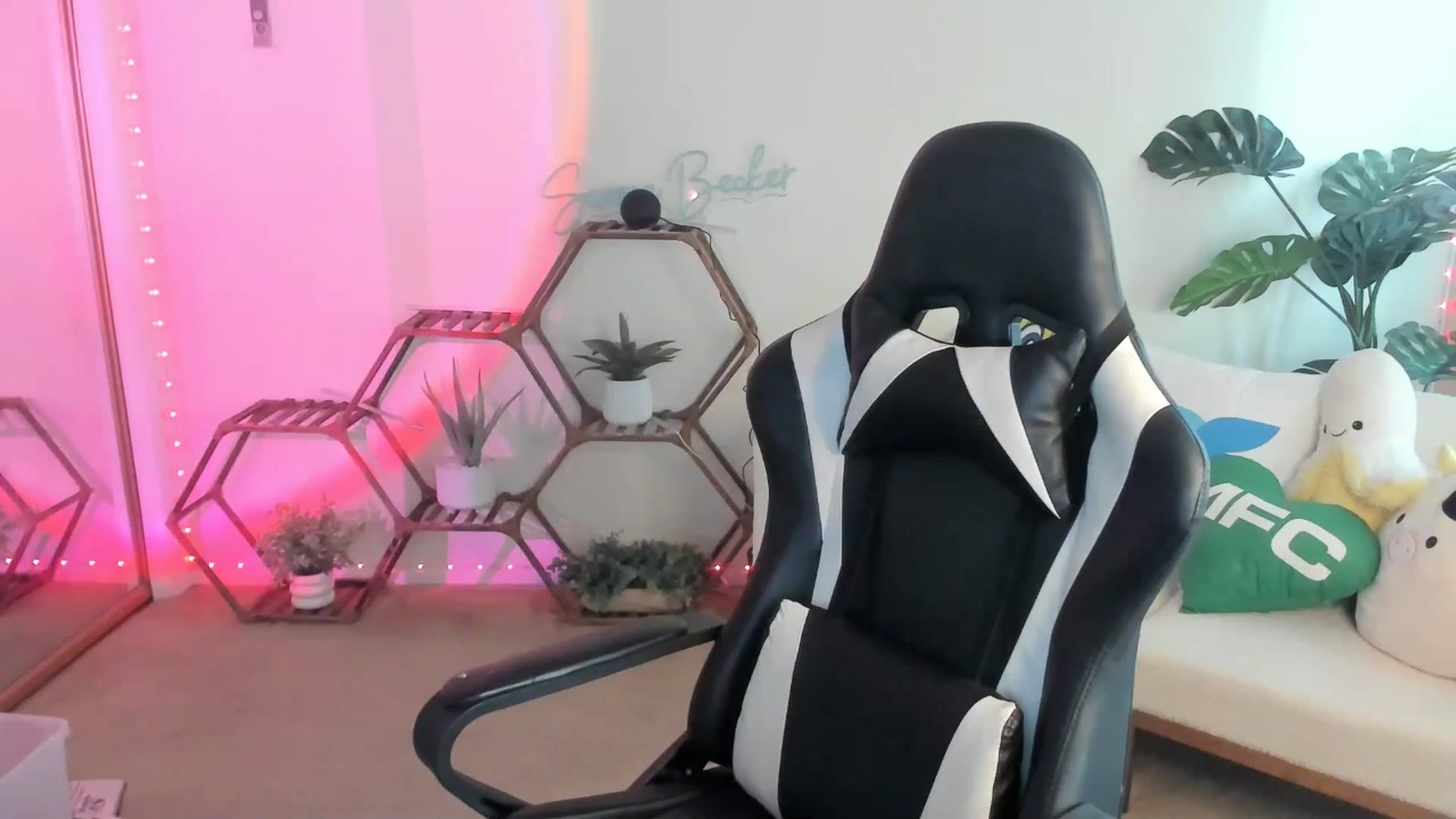 Gallery image thumbnail from SerenaBecker_'s myfreecams stream on, 02/16/2026, 24:28 image 5 of 20
