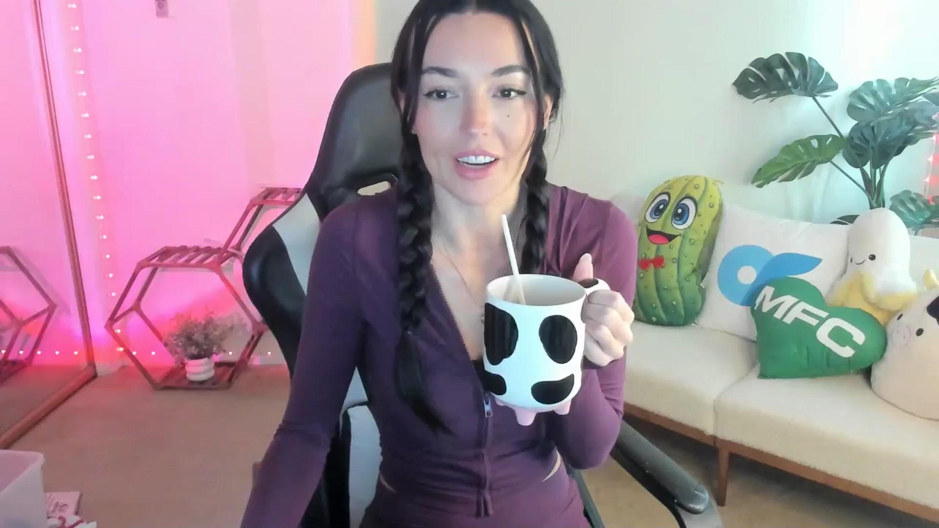 Gallery image thumbnail from SerenaBecker_'s myfreecams stream on, 02/16/2026, 24:28 image 1 of 20