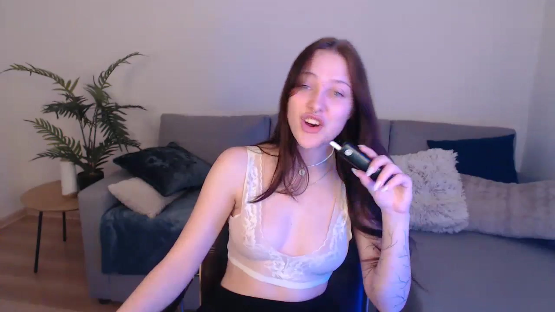 Gallery image thumbnail from SerenaSantos's myfreecams stream on, 03/25/2024, 12:54 image 11 of 20