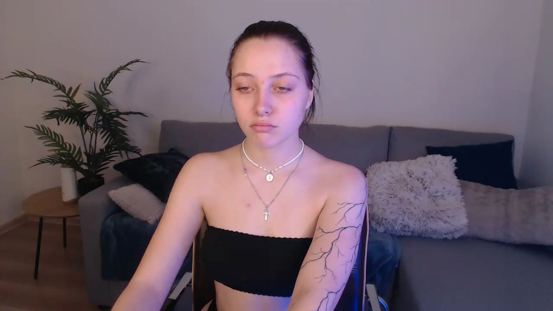 Gallery image thumbnail from SerenaSantos's myfreecams stream on, 03/26/2024, 13:05 image 13 of 20