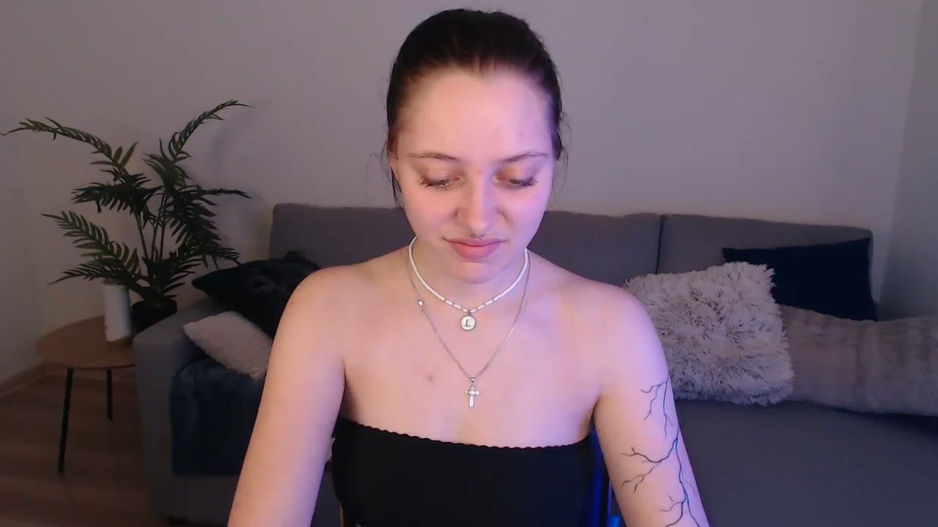 Gallery image thumbnail from SerenaSantos's myfreecams stream on, 03/26/2024, 13:05 image 9 of 20