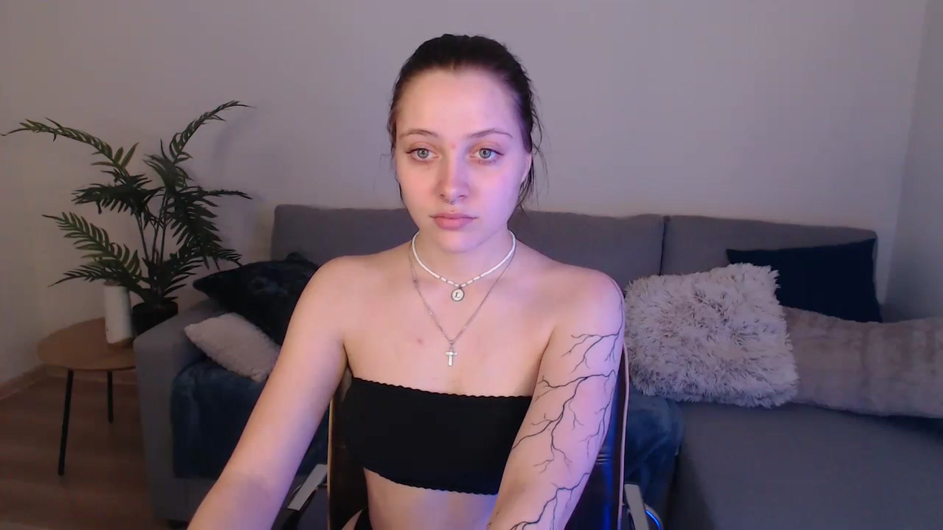 Gallery image thumbnail from SerenaSantos's myfreecams stream on, 03/26/2024, 13:05 image 14 of 20