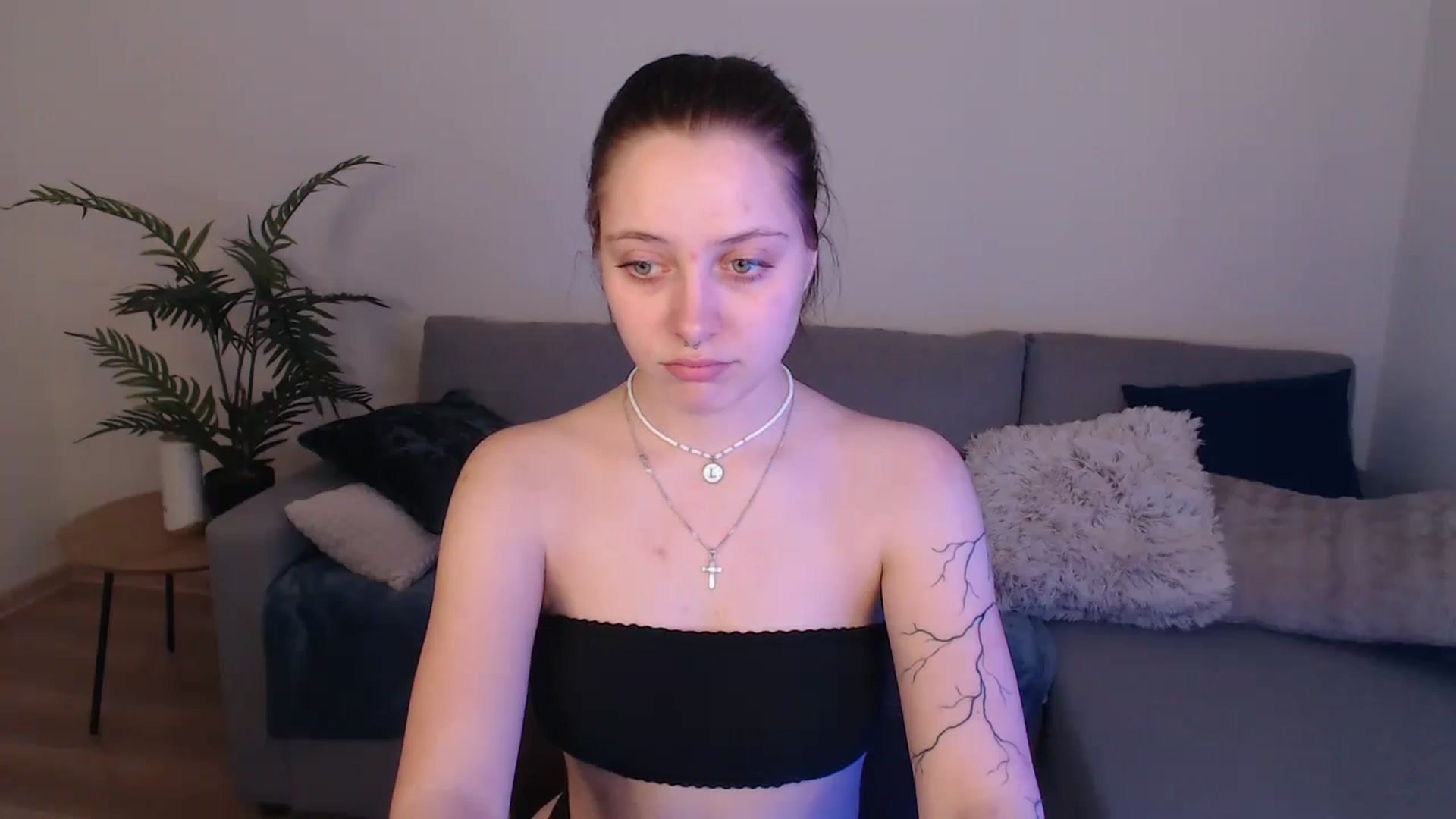 Gallery image thumbnail from SerenaSantos's myfreecams stream on, 03/26/2024, 13:05 image 12 of 20