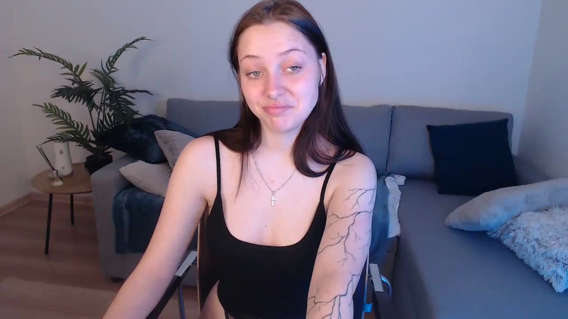 Gallery image thumbnail from SerenaSantos's myfreecams stream on, 04/23/2024, 08:55 image 6 of 20