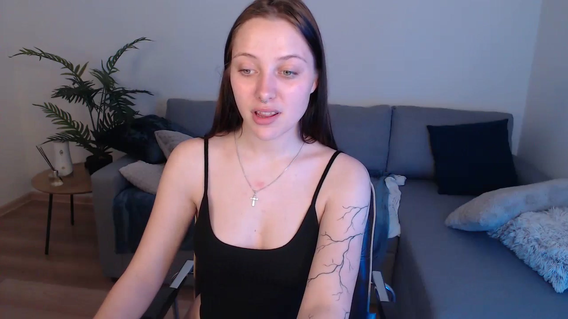 Gallery image thumbnail from SerenaSantos's myfreecams stream on, 04/23/2024, 12:54 image 16 of 20