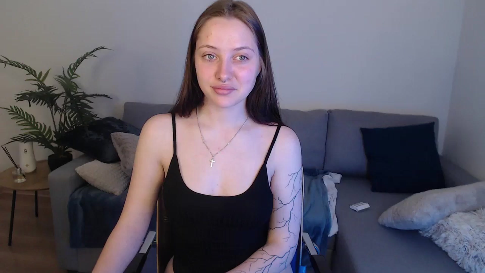 Gallery image thumbnail from SerenaSantos's myfreecams stream on, 04/26/2024, 10:17 image 8 of 20