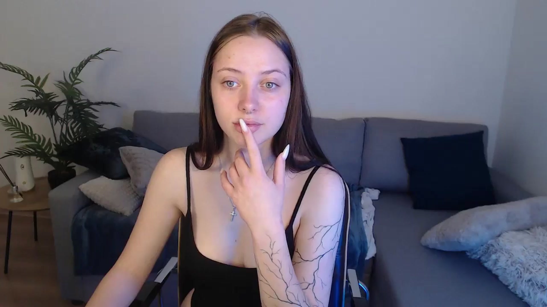 Gallery image thumbnail from SerenaSantos's myfreecams stream on, 04/27/2024, 09:17 image 11 of 20