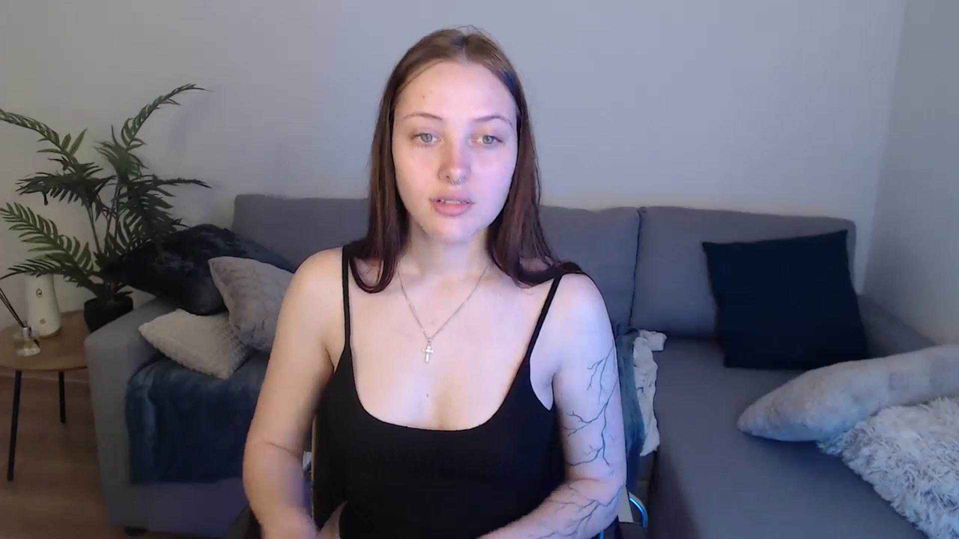 Gallery image thumbnail from SerenaSantos's myfreecams stream on, 04/27/2024, 09:17 image 16 of 20