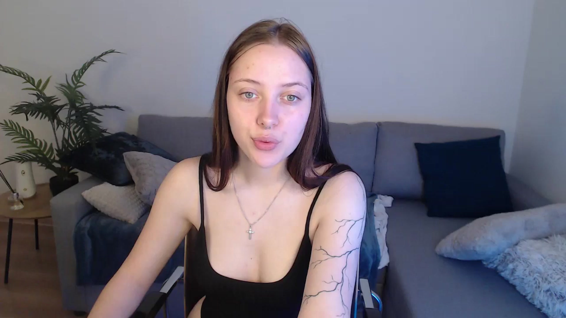Gallery image thumbnail from SerenaSantos's myfreecams stream on, 04/27/2024, 09:17 image 17 of 20
