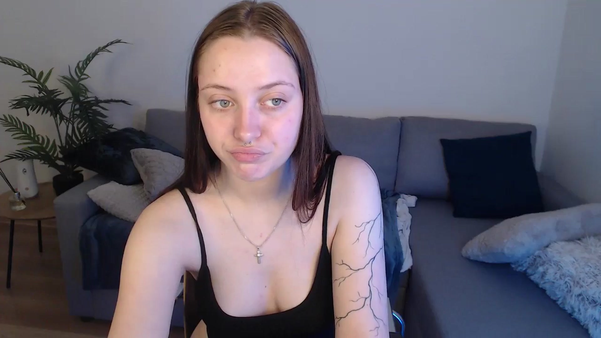 Gallery image thumbnail from SerenaSantos's myfreecams stream on, 04/27/2024, 10:55 image 12 of 20