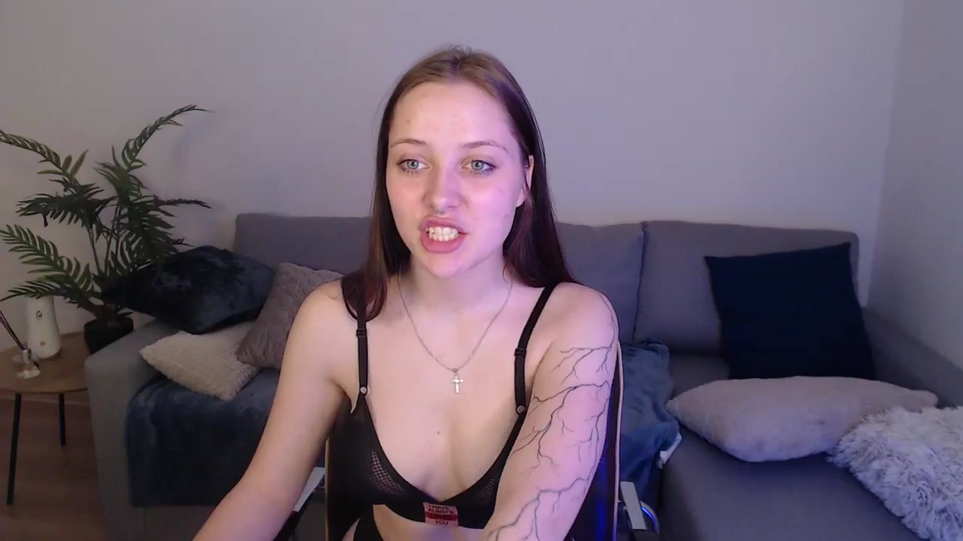 Gallery image thumbnail from SerenaSantos's myfreecams stream on, 04/28/2024, 13:46 image 14 of 20