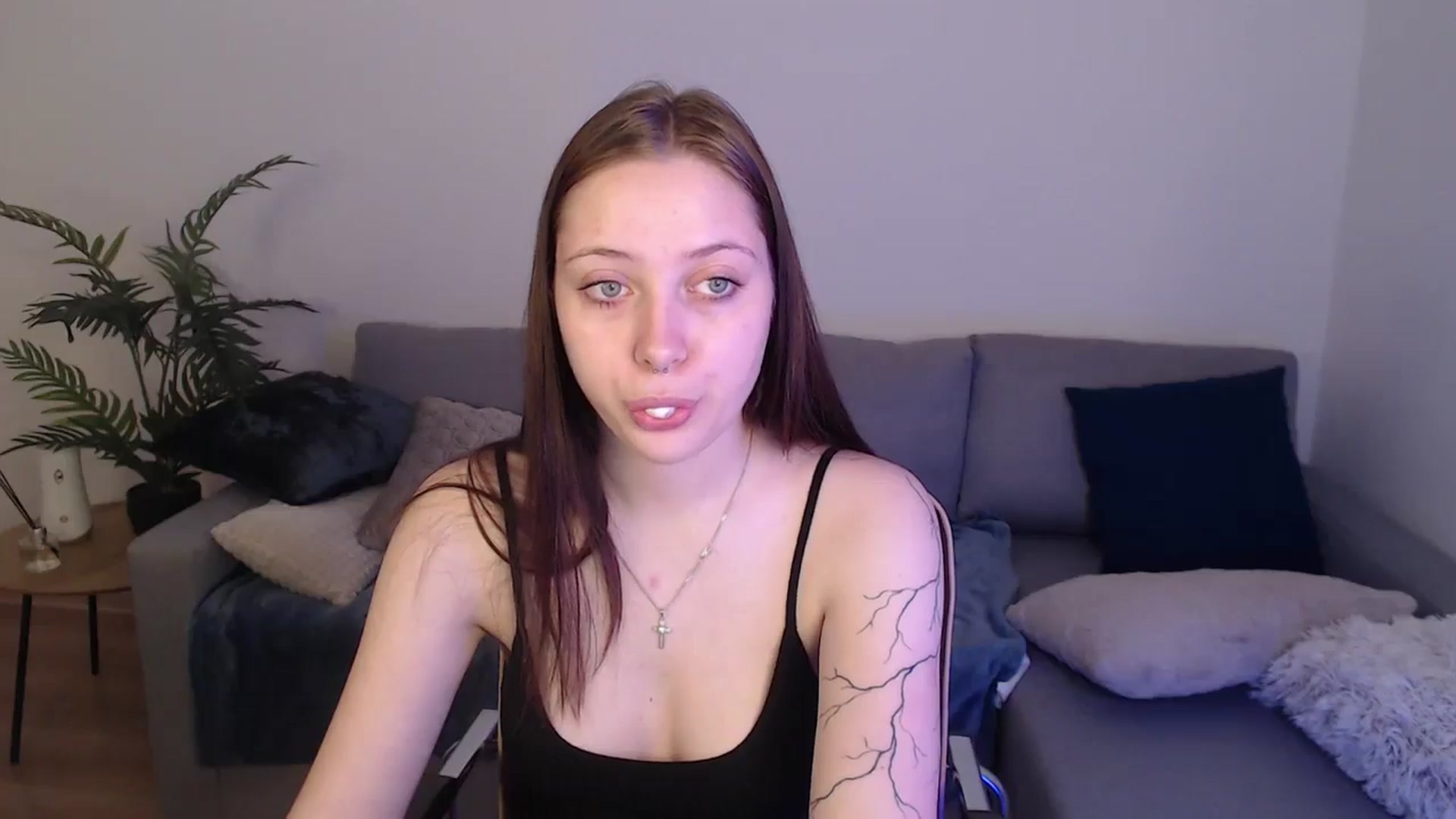 Gallery image thumbnail from SerenaSantos's myfreecams stream on, 04/29/2024, 09:16 image 6 of 20