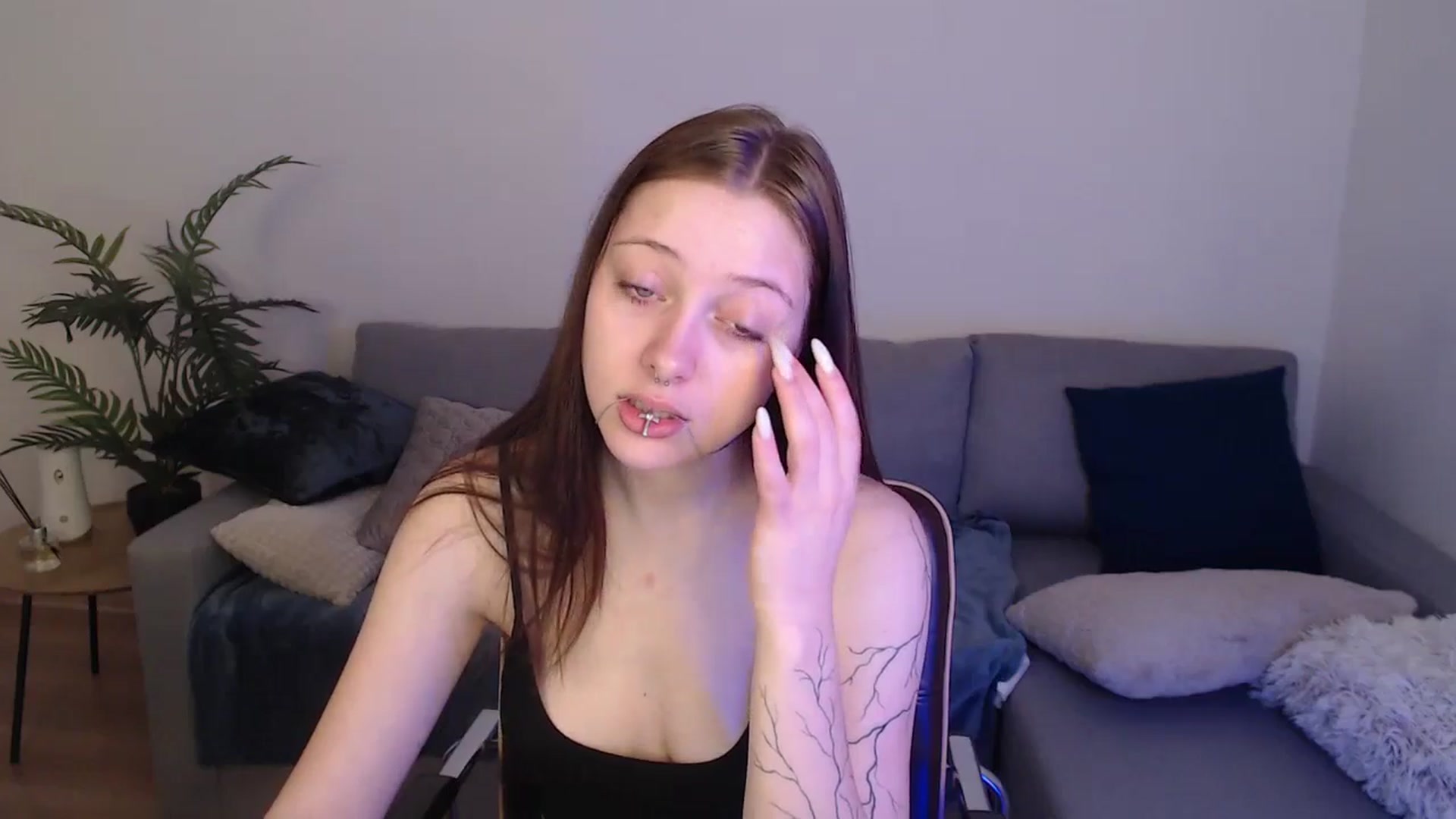 Gallery image thumbnail from SerenaSantos's myfreecams stream on, 04/29/2024, 09:16 image 7 of 20