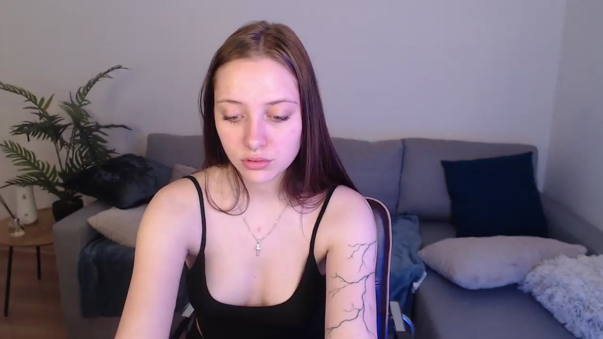 Gallery image thumbnail from SerenaSantos's myfreecams stream on, 04/29/2024, 10:28 image 9 of 20