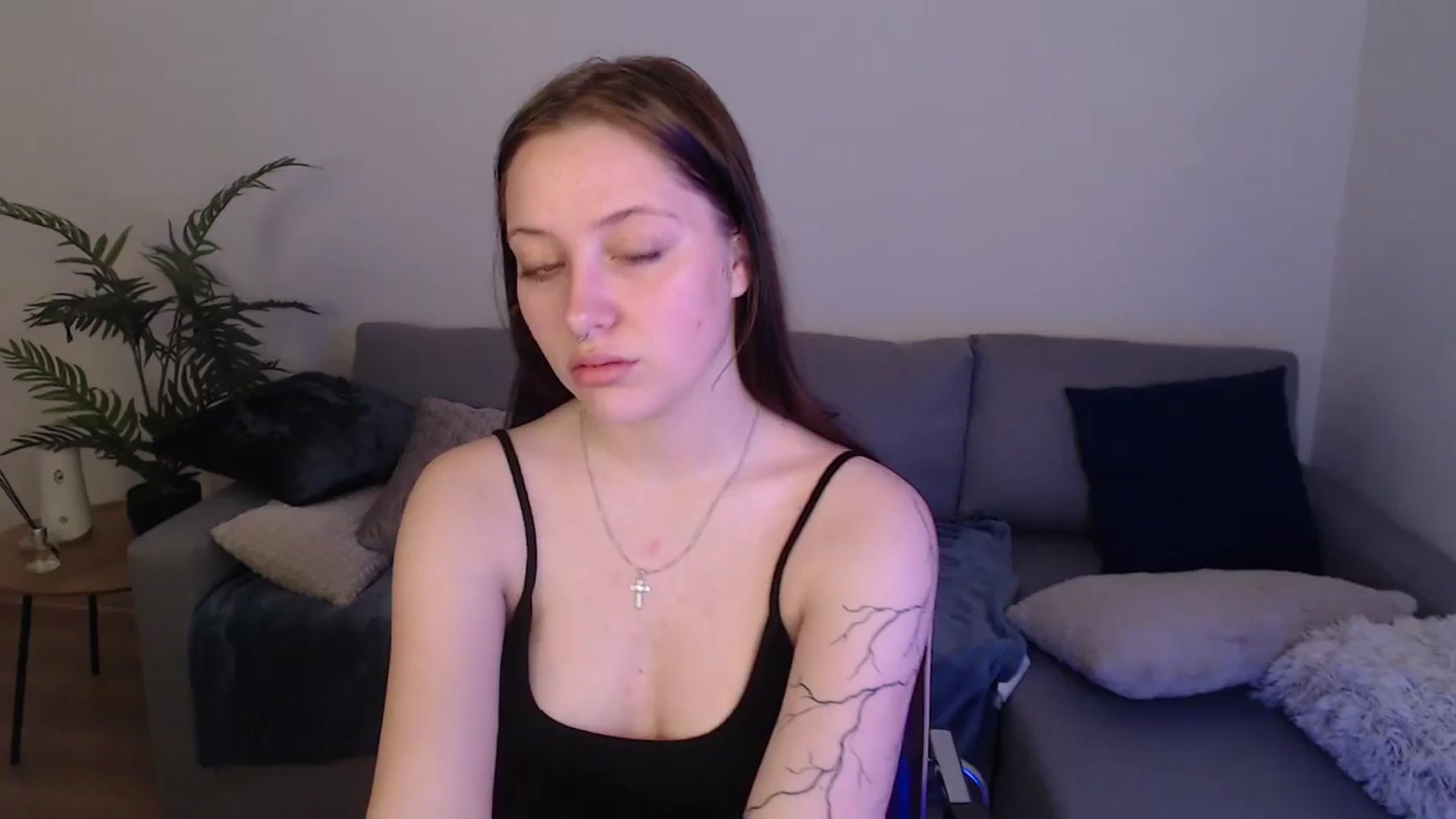 Gallery image thumbnail from SerenaSantos's myfreecams stream on, 04/29/2024, 11:29 image 10 of 20