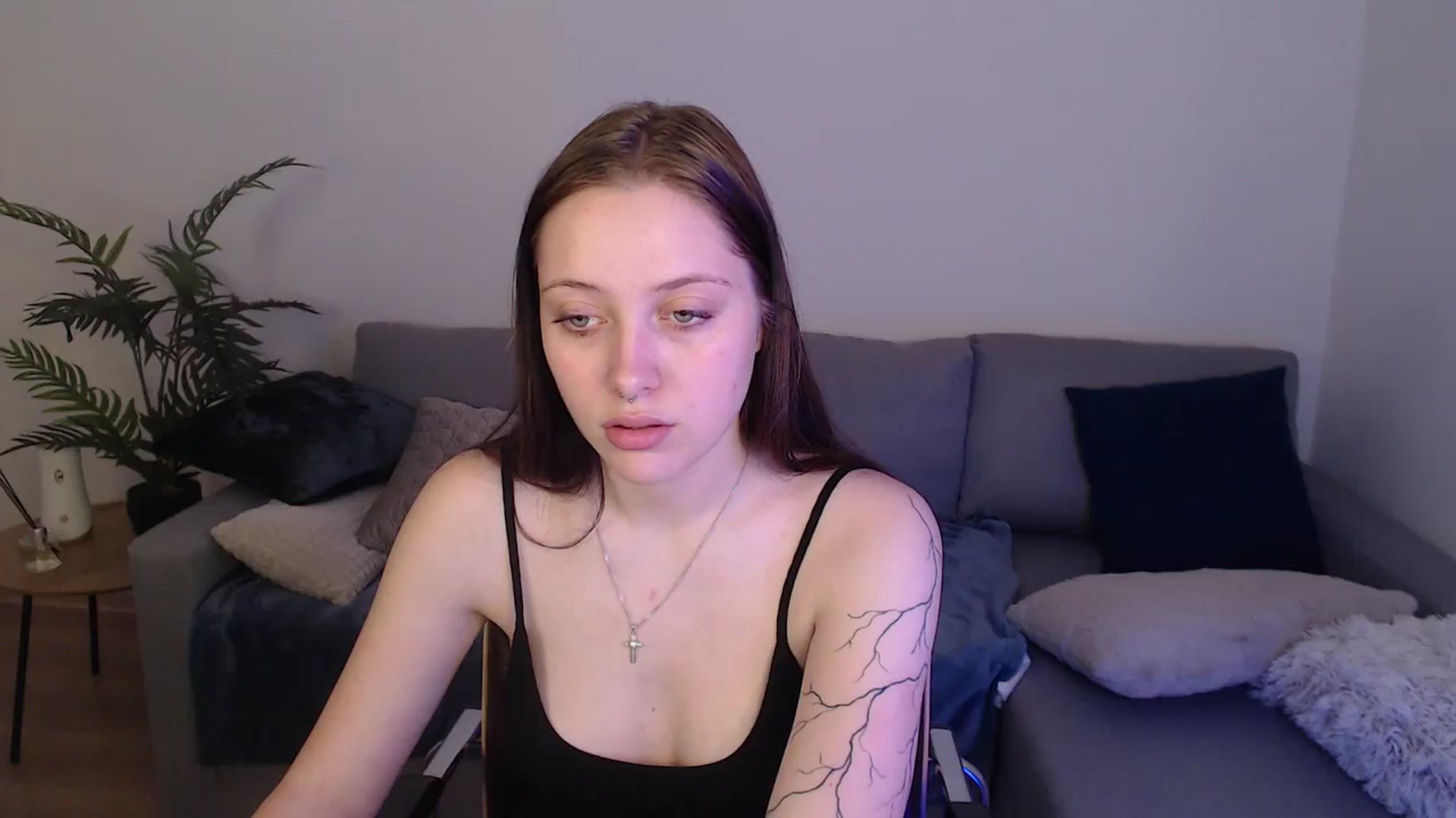 Gallery image thumbnail from SerenaSantos's myfreecams stream on, 04/29/2024, 11:29 image 1 of 20