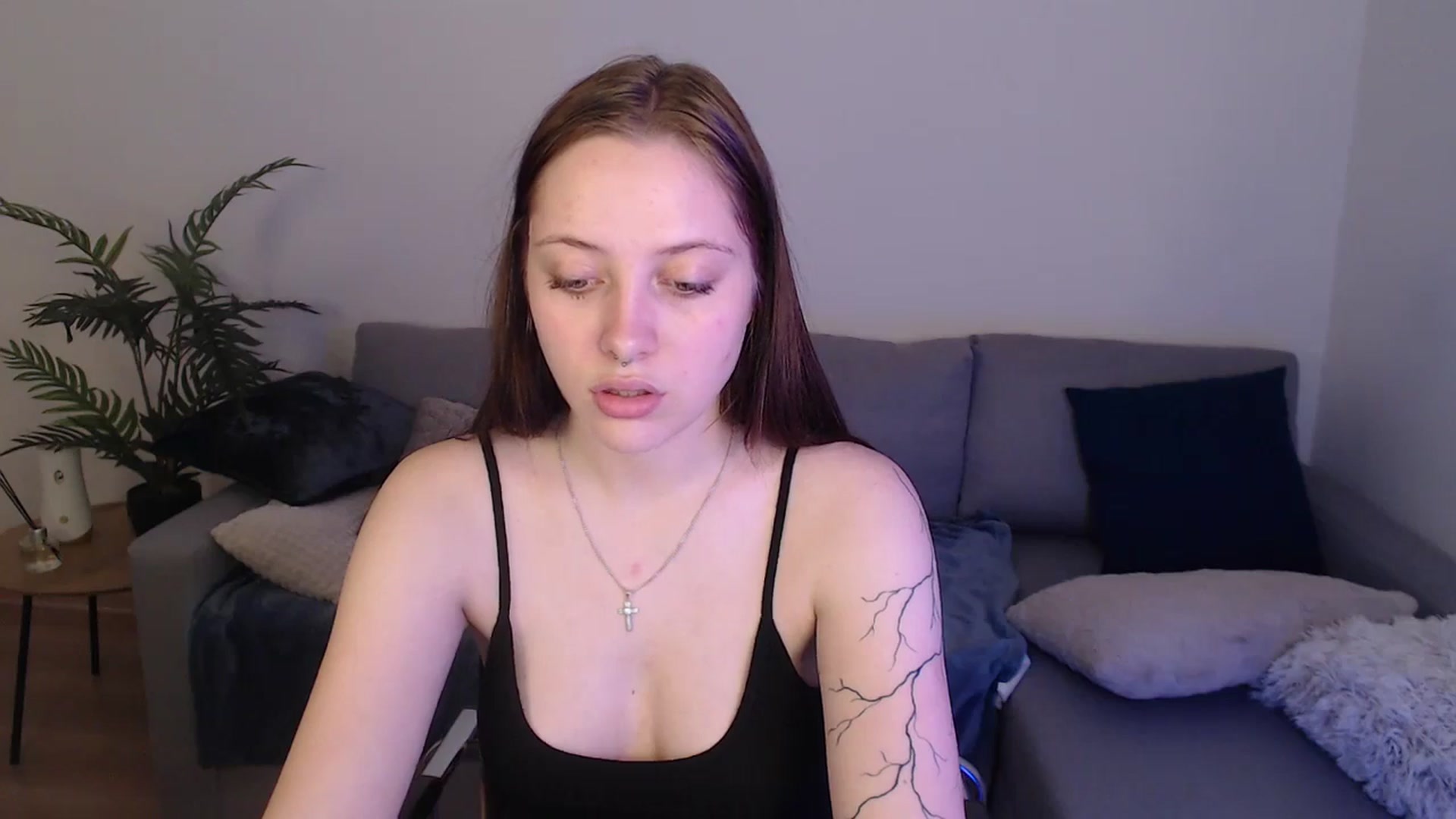 Gallery image thumbnail from SerenaSantos's myfreecams stream on, 04/29/2024, 11:29 image 14 of 20