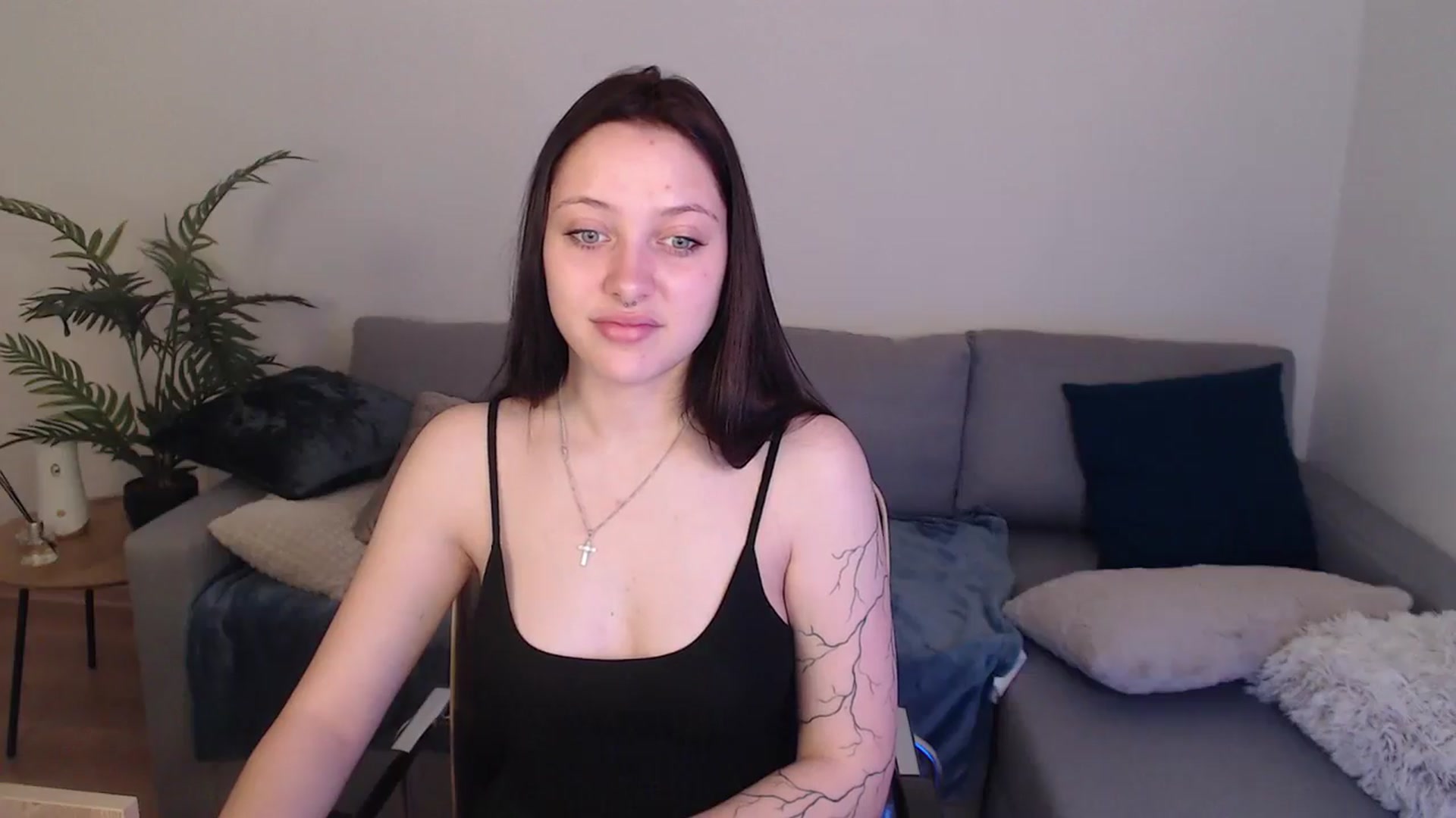 Gallery image thumbnail from SerenaSantos's myfreecams stream on, 05/03/2024, 09:06 image 4 of 20