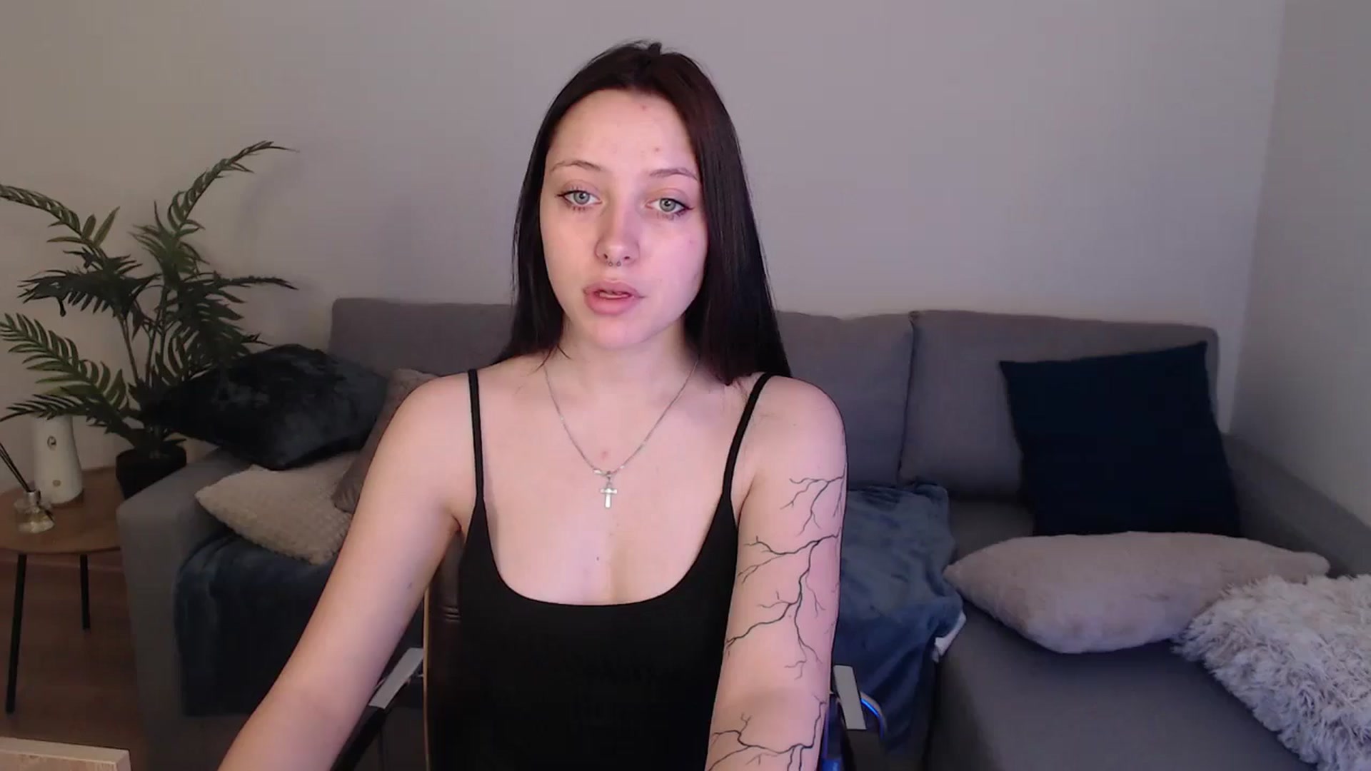 Gallery image thumbnail from SerenaSantos's myfreecams stream on, 05/03/2024, 09:06 image 2 of 20