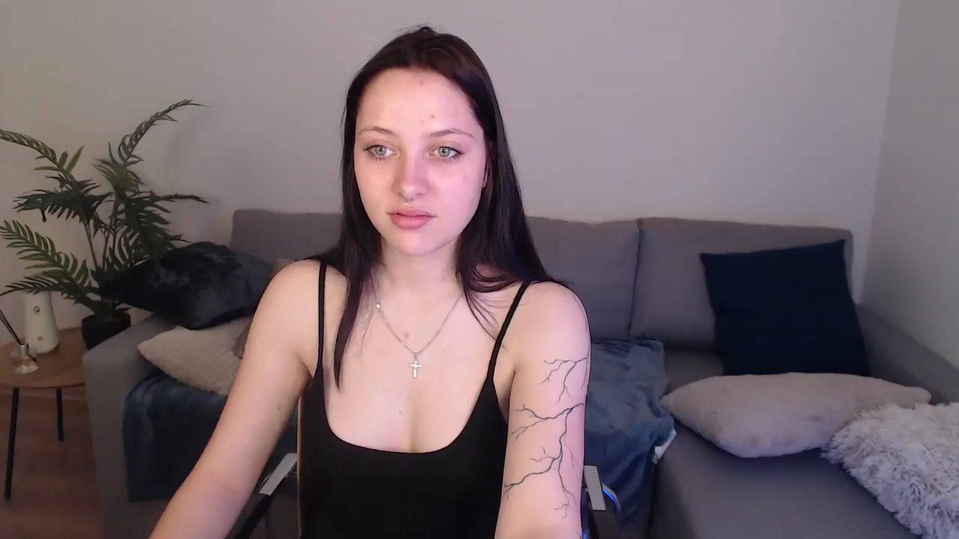 Gallery image thumbnail from SerenaSantos's myfreecams stream on, 05/03/2024, 09:06 image 11 of 20